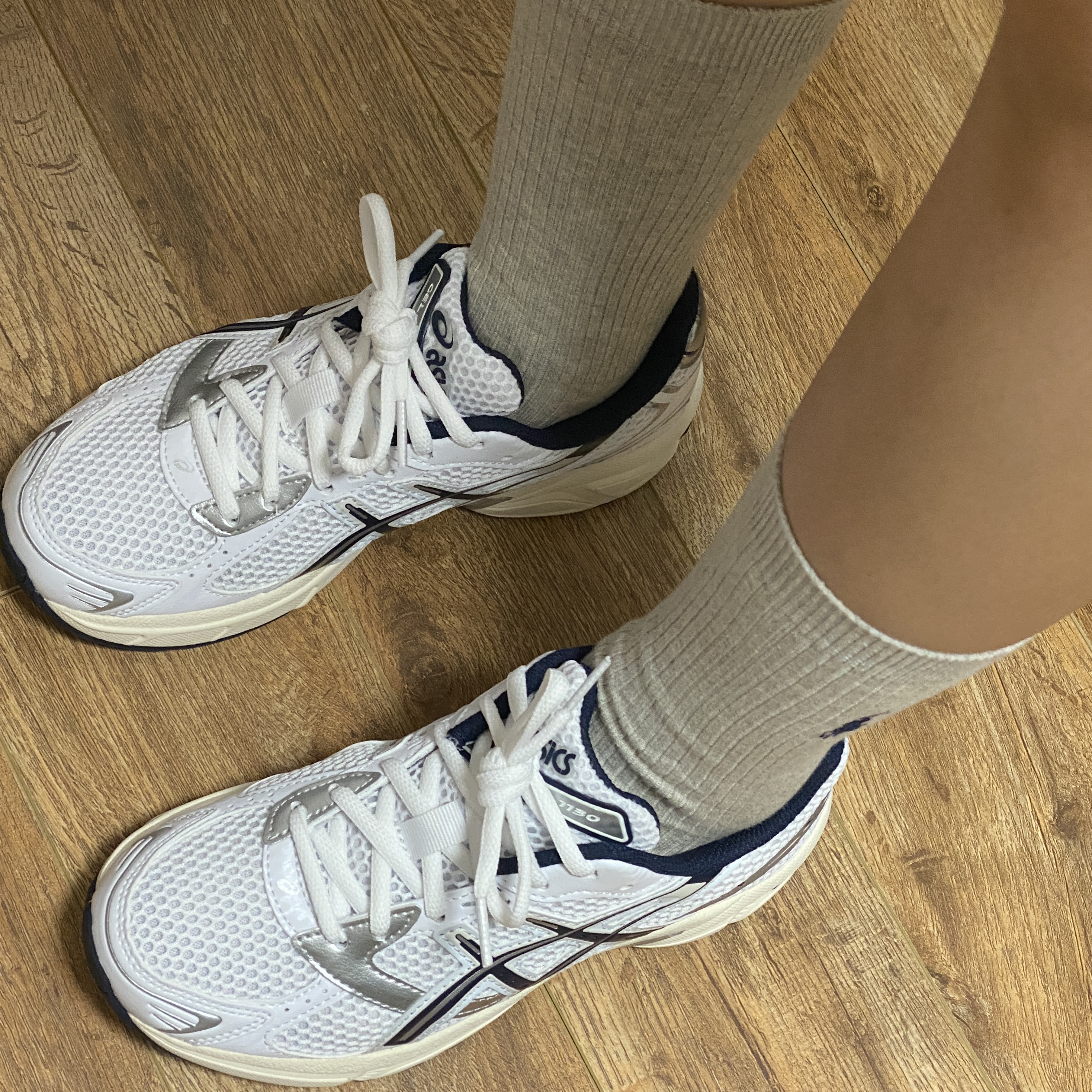 (W) Asics Gel-1130 White Midnight 착용 스타일