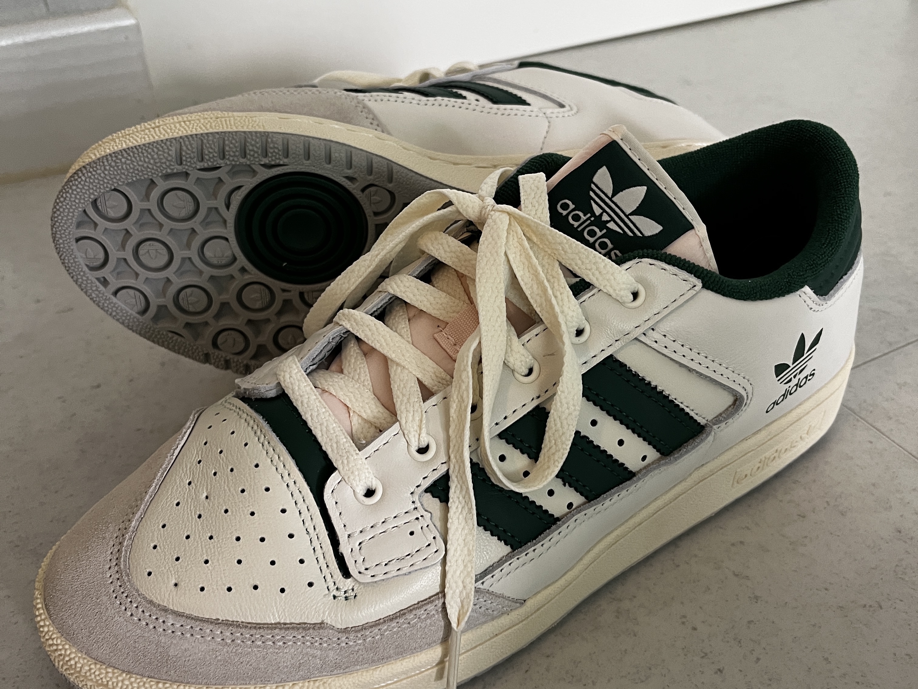 Adidas Centennial 85 Low Cloud White Team Dark Green 착용 스타일