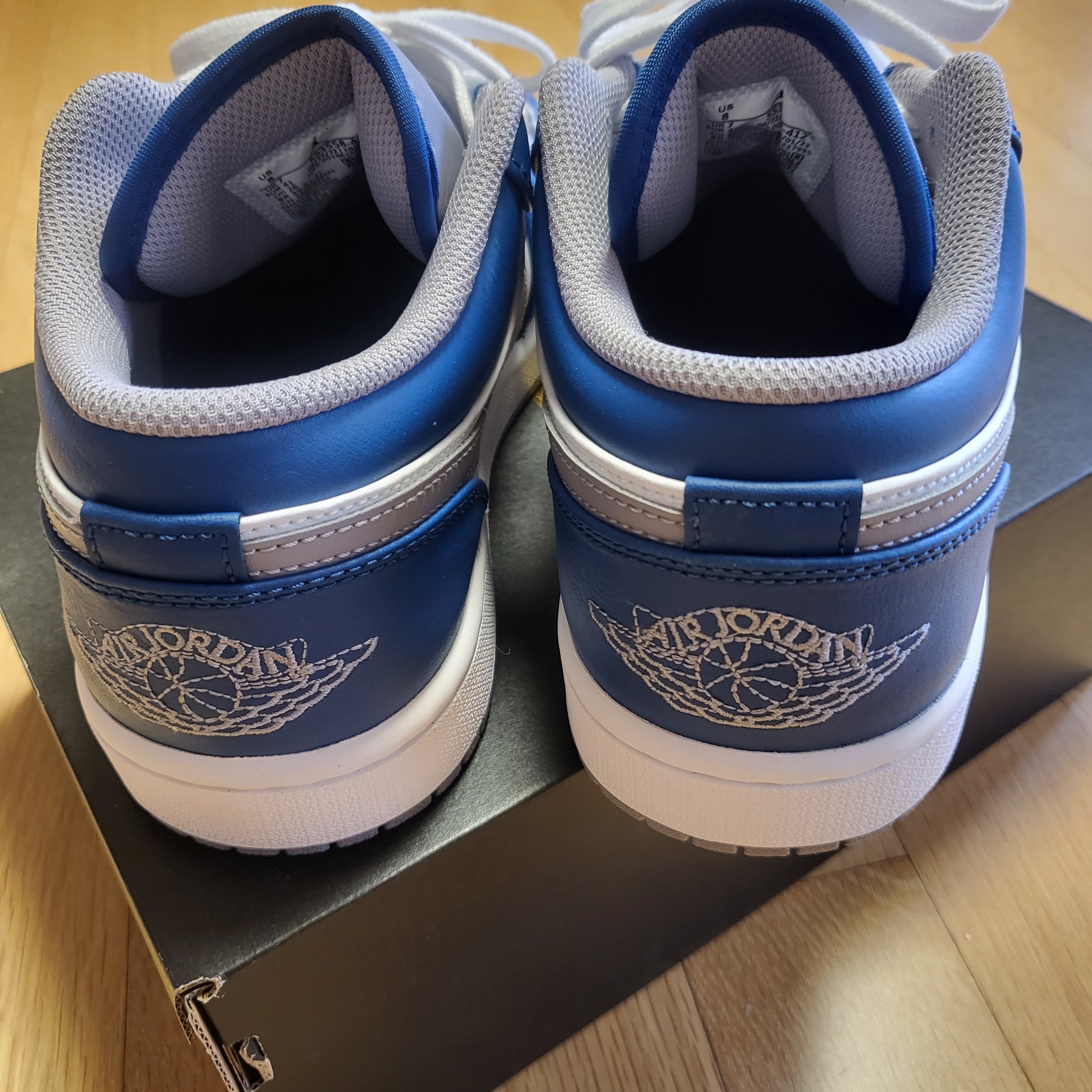 Jordan 1 Low True Blue Cement Grey 착용 스타일 - 3