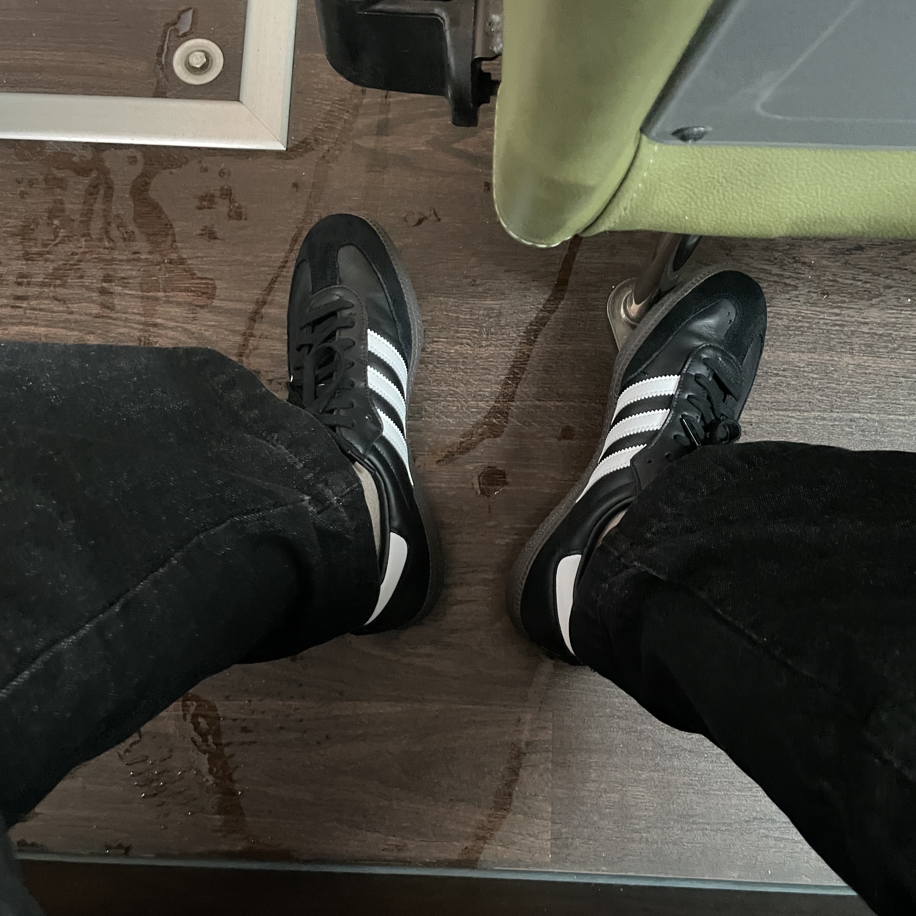 Adidas Samba OG Black White Gum 착용 스타일 - 4
