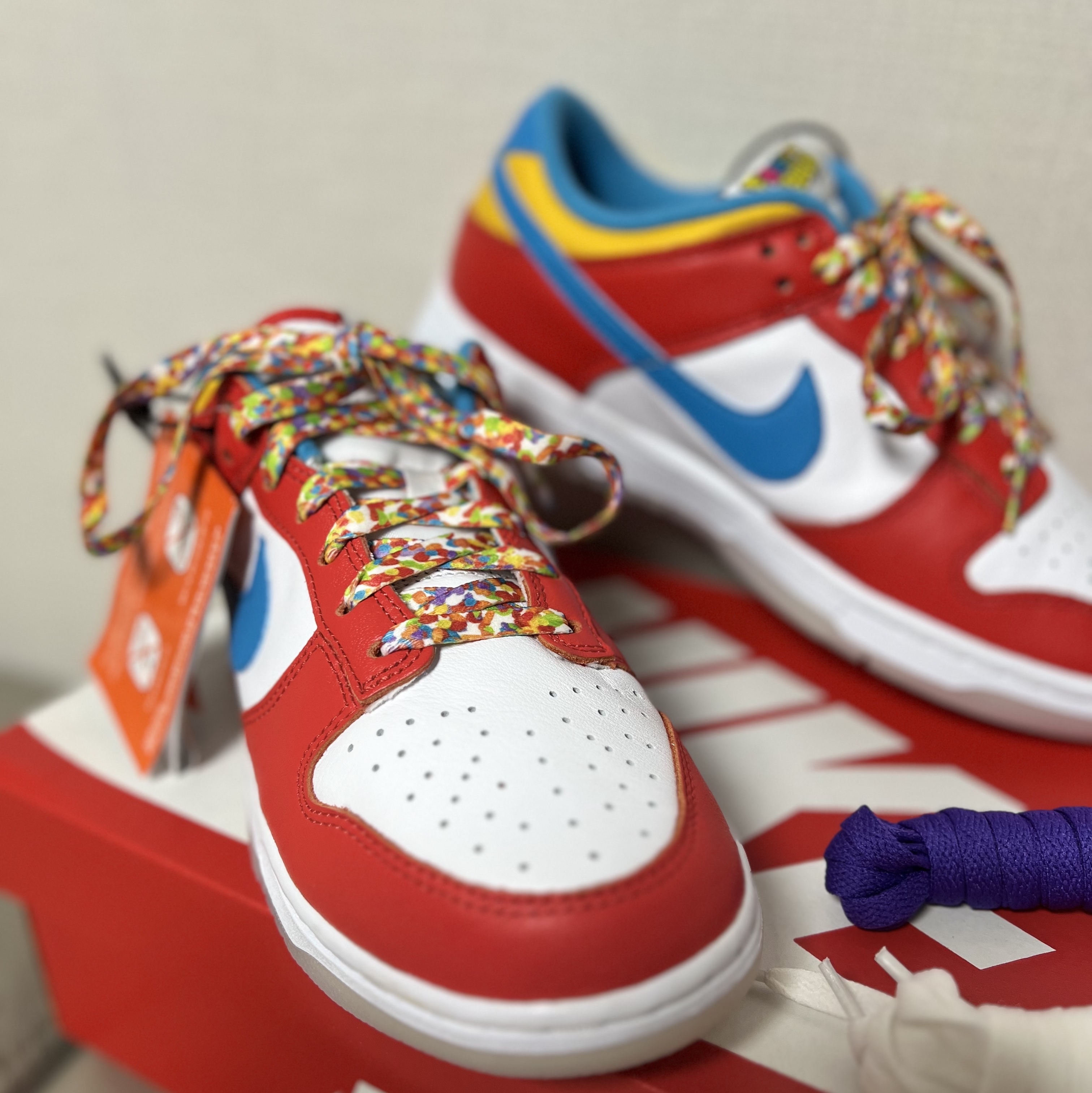 Nike x LeBron James x Fruity Pebbles Dunk Low QS Habanero Red 착용 스타일 - 1