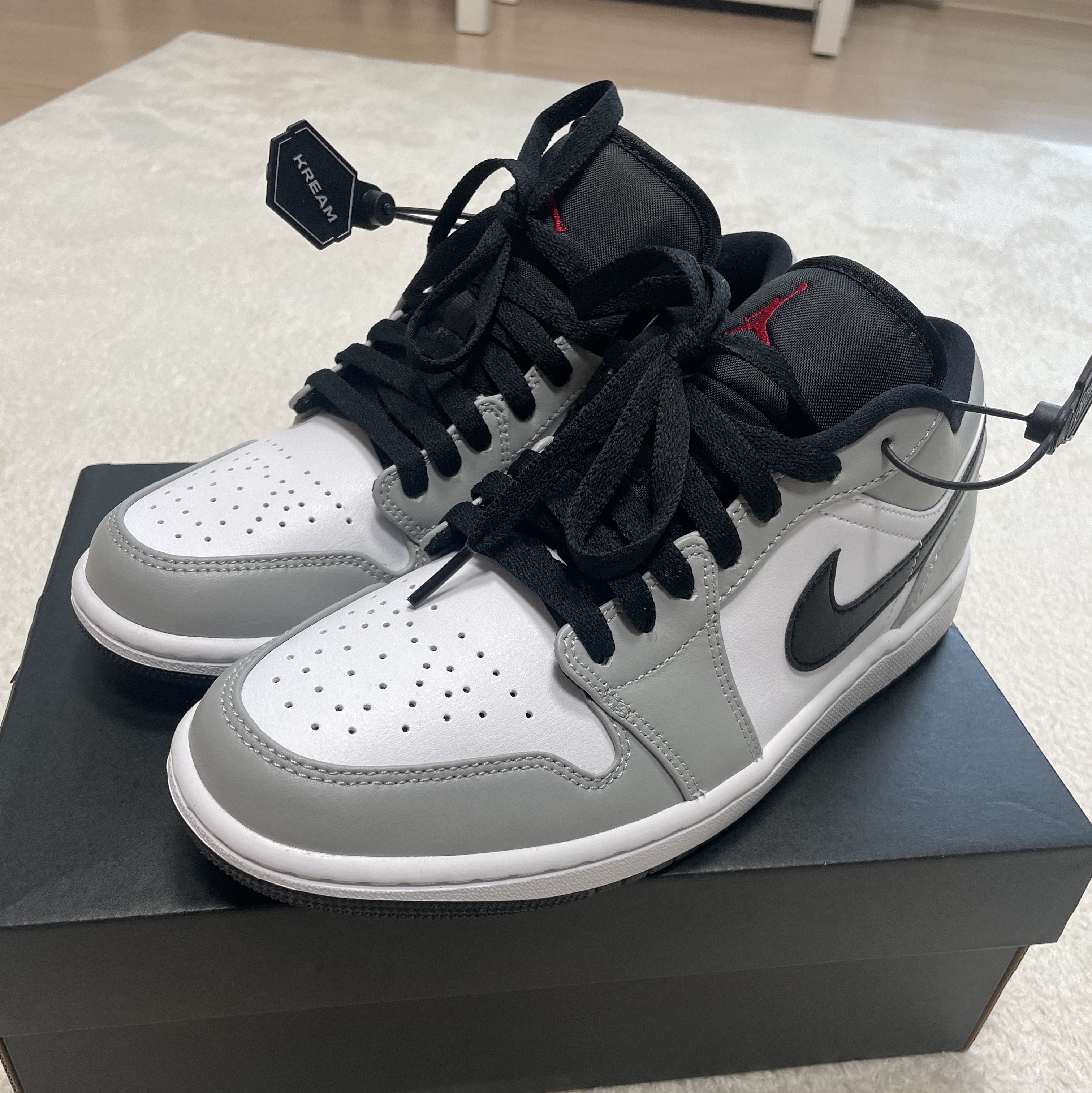 Jordan 1 Low Light Smoke Grey 착용 스타일 - 1