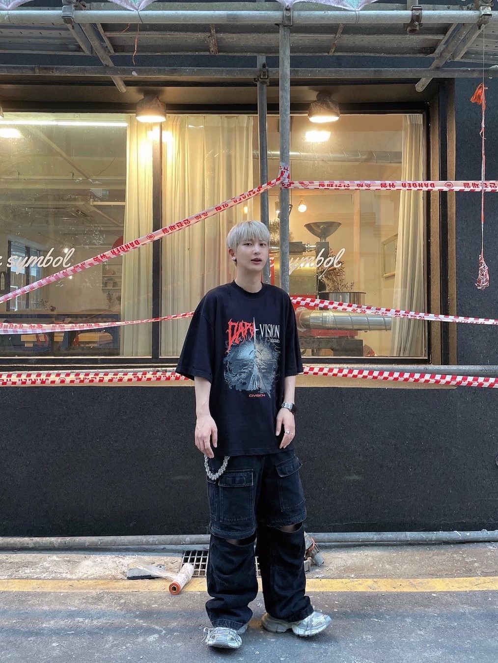 Civision by CSC Dark Vision Distressed T-Shirt Black 착용 스타일