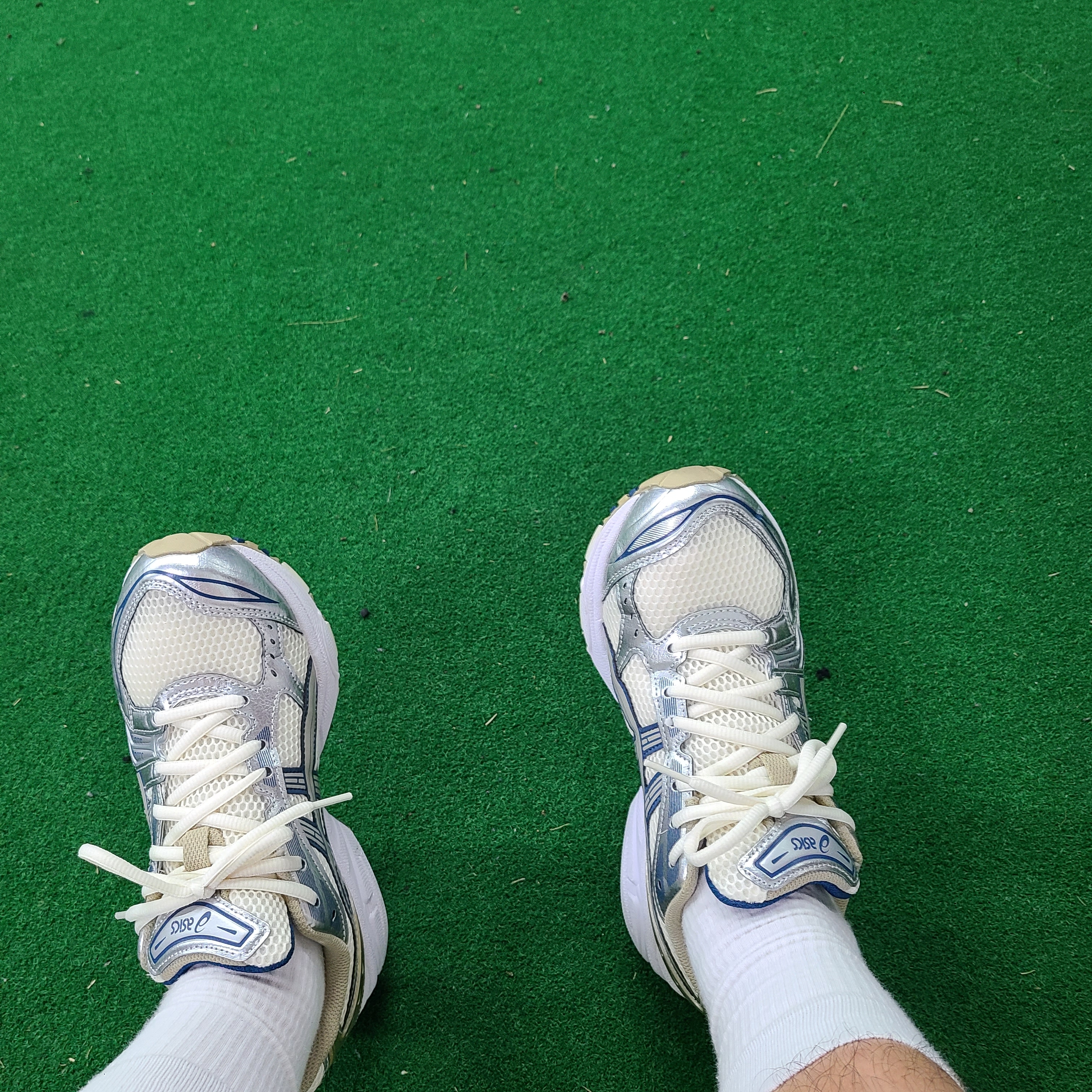 Asics Gel-Kayano 14 Cream Pure Silver 착용 스타일