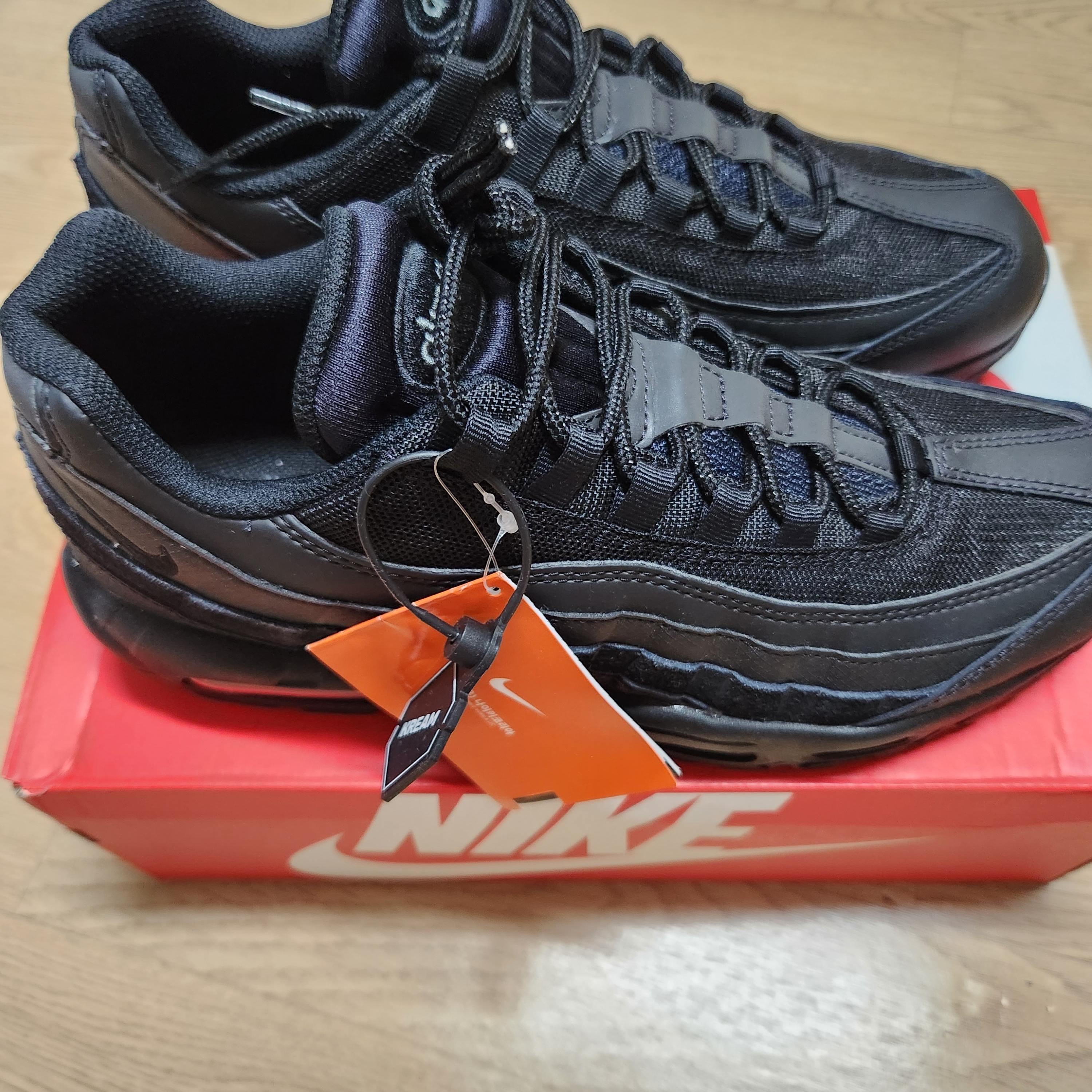 Nike Air Max 95 Essential Triple Black 2020 착용 스타일 - 2