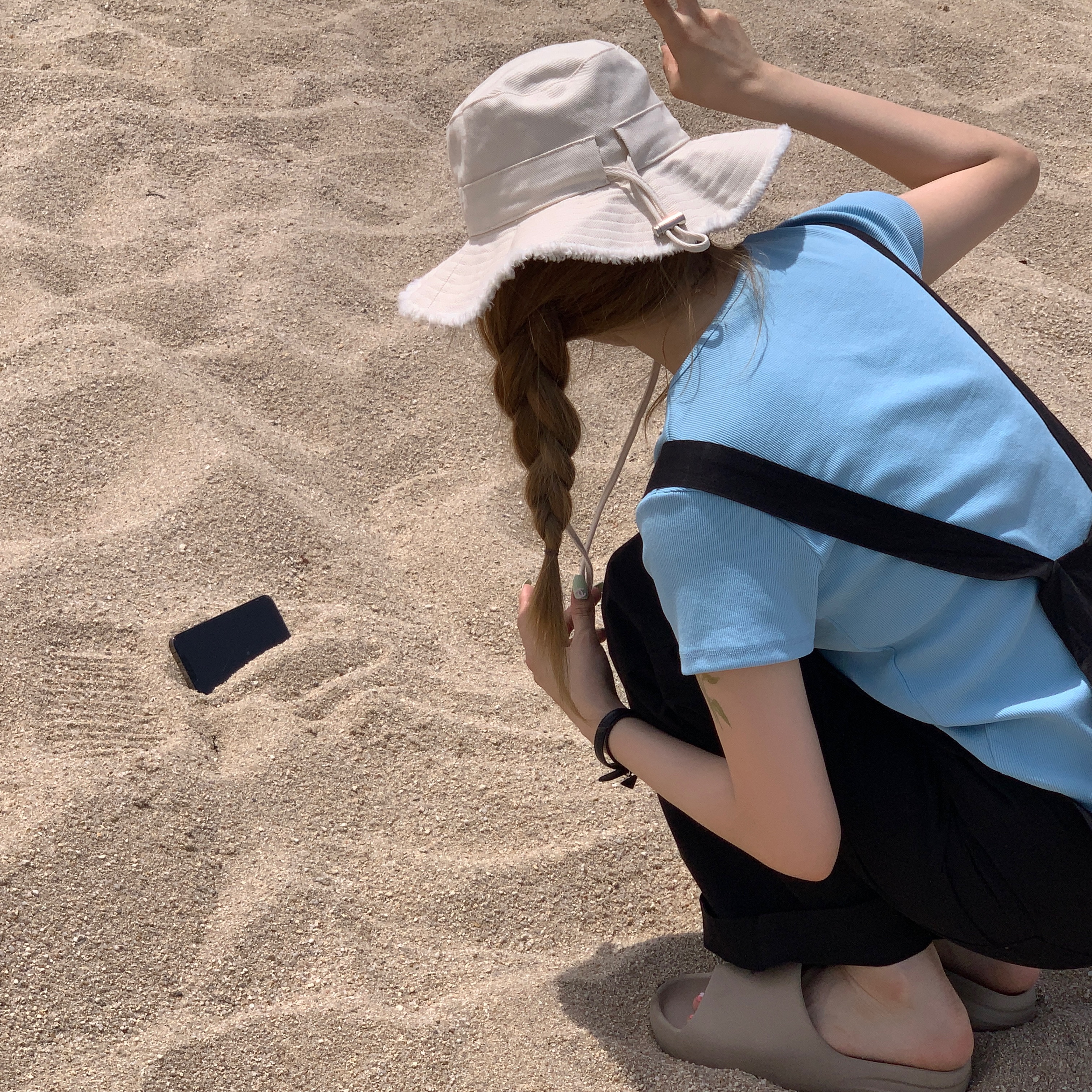 Jacquemus Le Bob Artichaut Bucket Hat Off White 착용 스타일 - 3