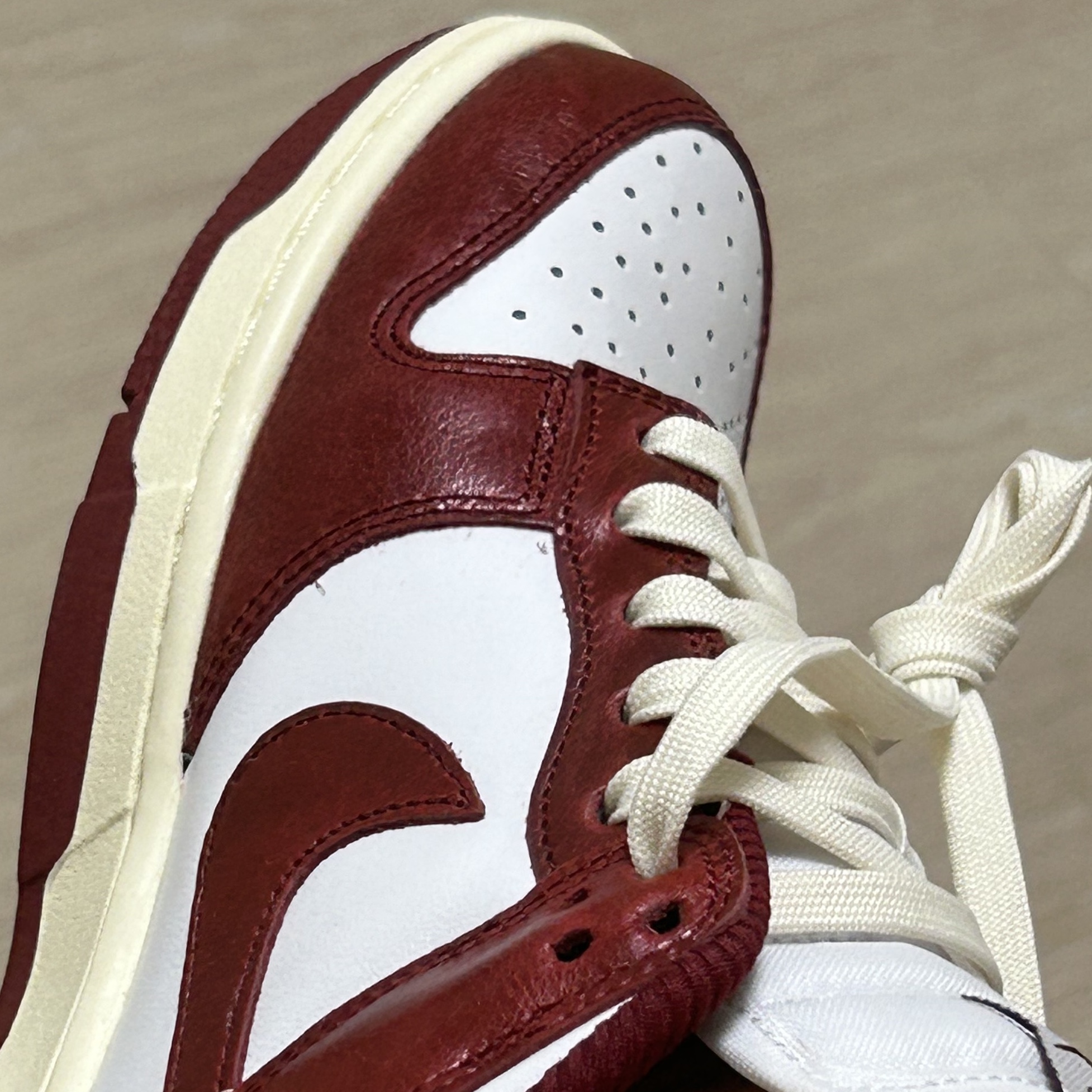 (W) Nike Dunk Low Retro PRM Team Red and White 착용 스타일