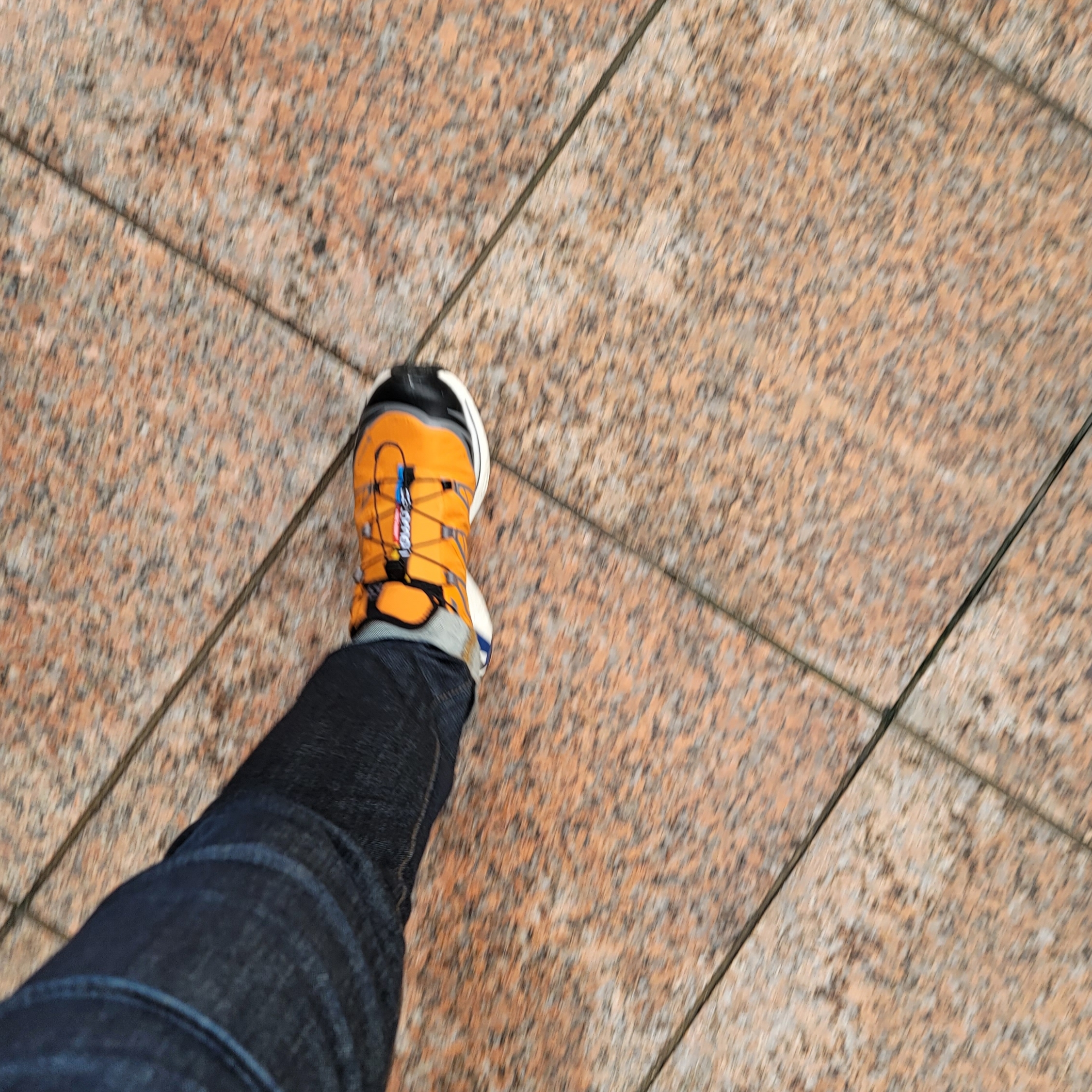 Salomon XT-6 Gore-Tex Utility Marmalade 착용 스타일 - 2