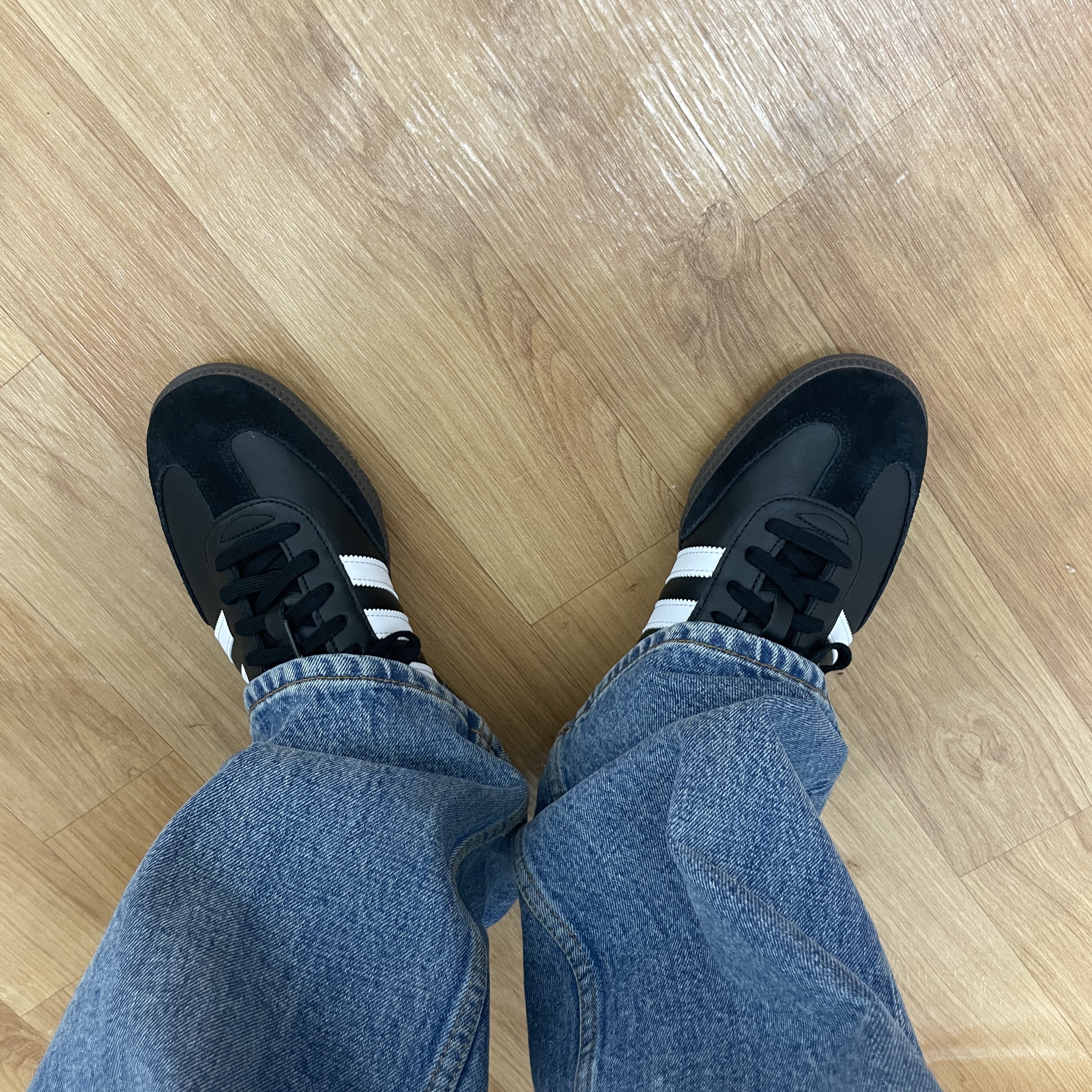 Adidas Samba OG Black White Gum 착용 스타일 - 1
