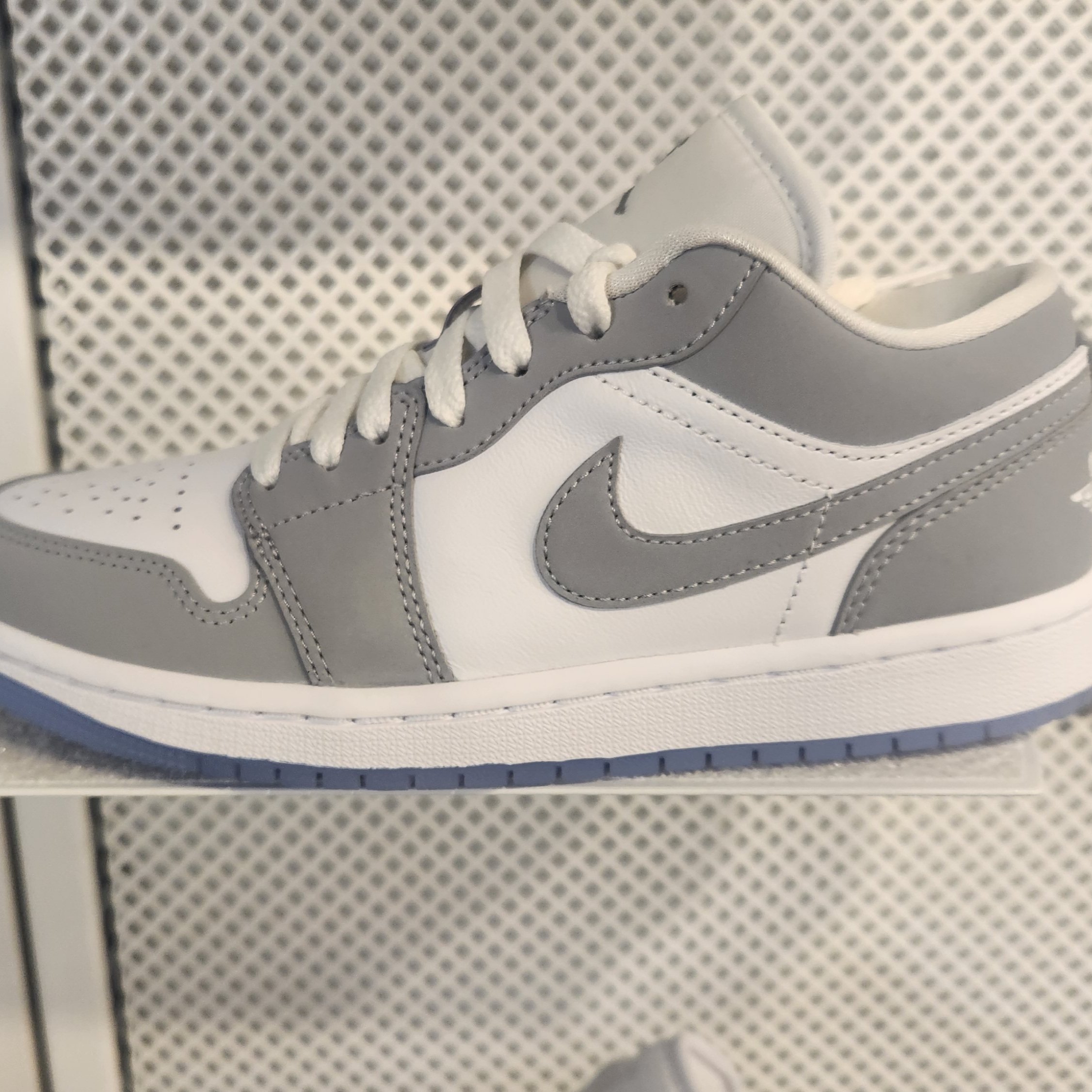 (W) Jordan 1 Low White Wolf Grey 착용 스타일