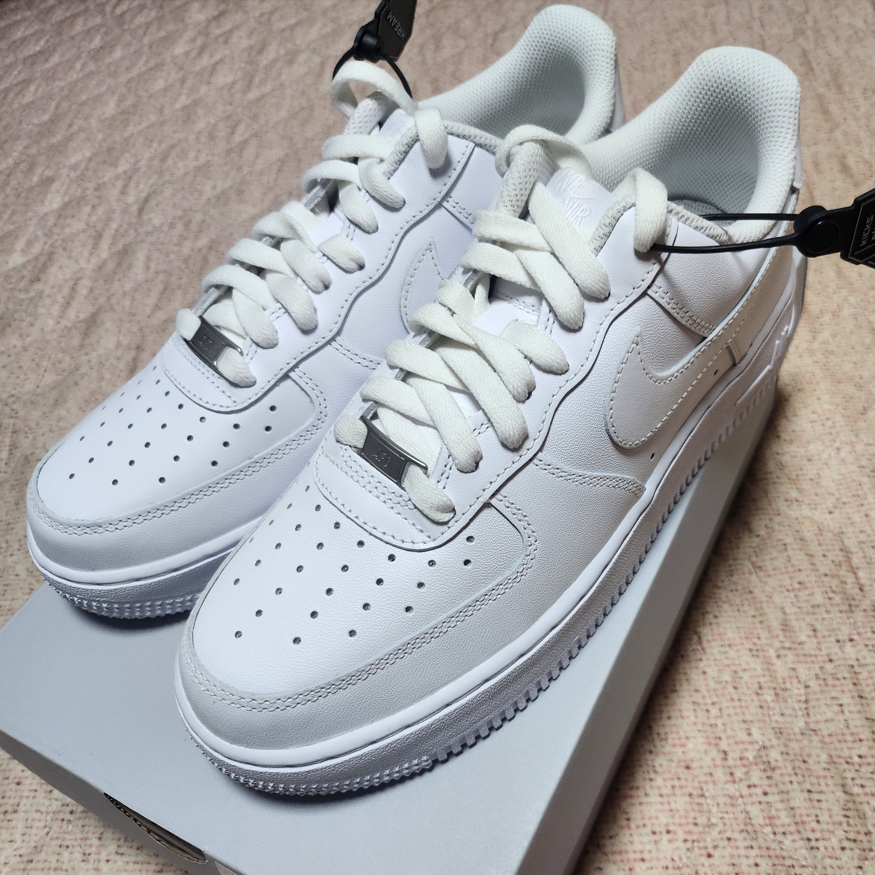 Nike Air Force 1 '07 Low White 착용 스타일