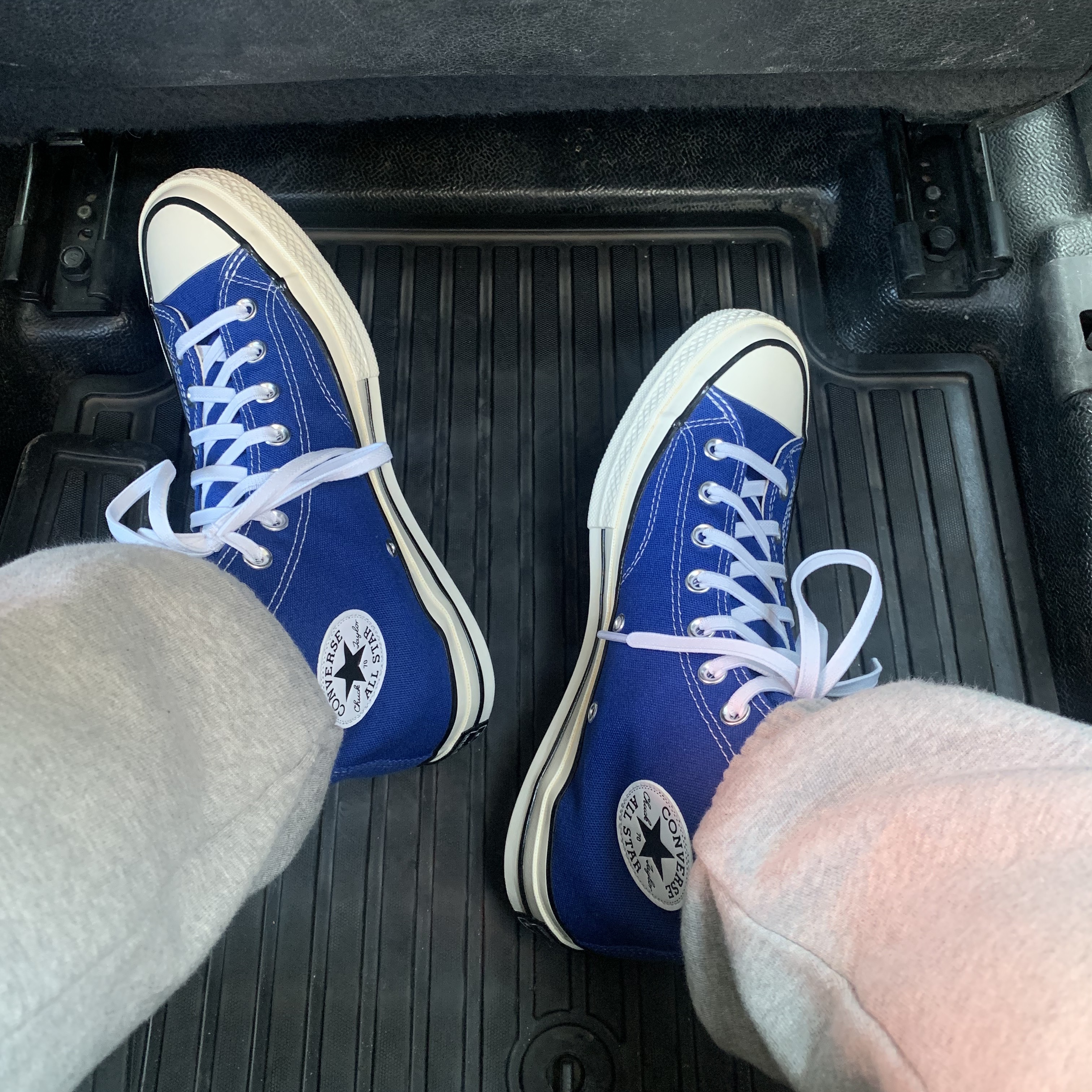 Converse Chuck 70 High Rush Blue, Converse Chuck 70 High Enamel Red 착용 스타일 - 1