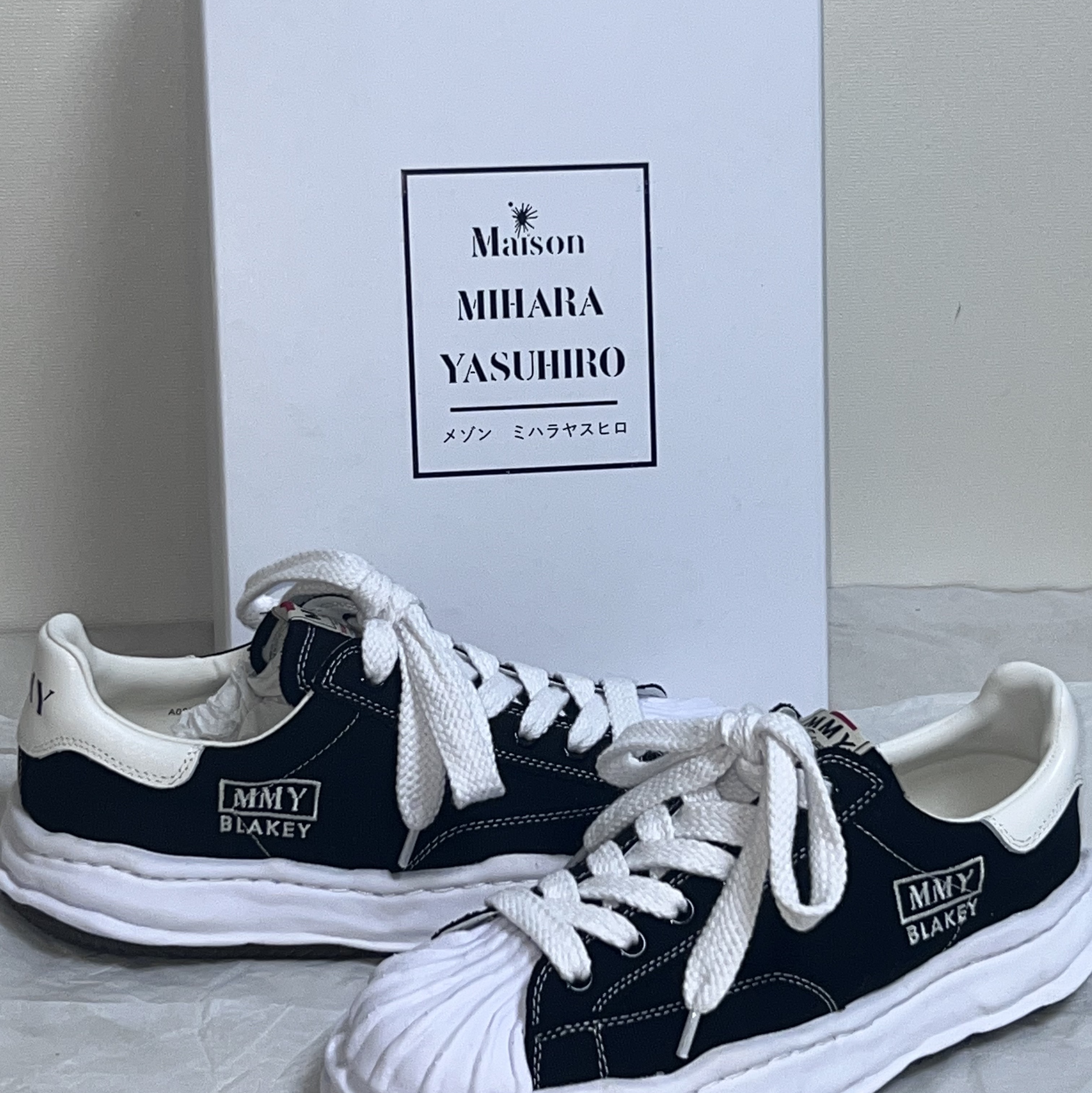 Maison Mihara Yasuhiro Blakey OG Sole Canvas Low-top Sneakers Black White 착용 스타일