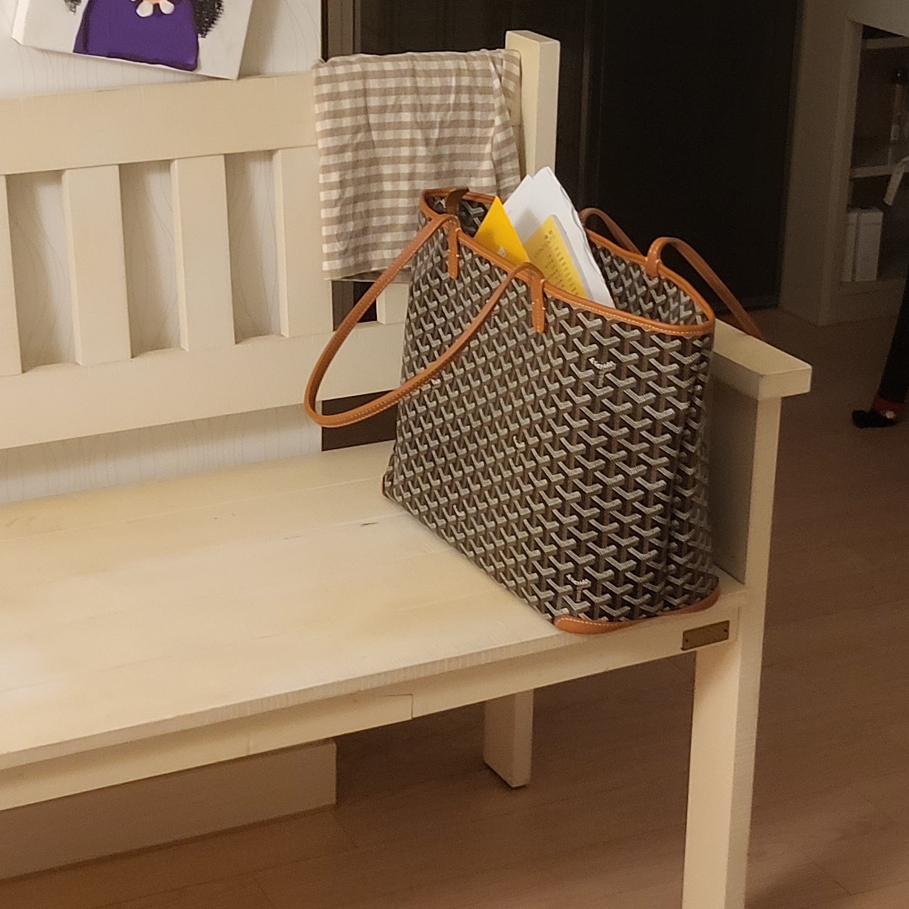 Goyard Artois MM Bag Black Tan 착용 스타일 - 3
