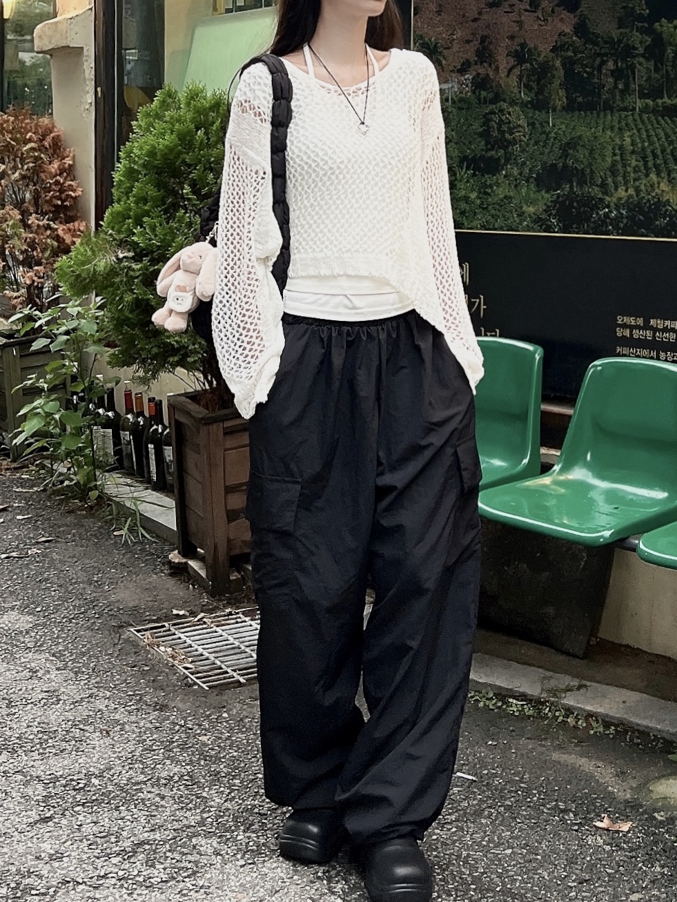 (W) Rockfishweatherwear Hayden Boots Black, COS Quilted Mini Bag Black 착용 스타일 - 2