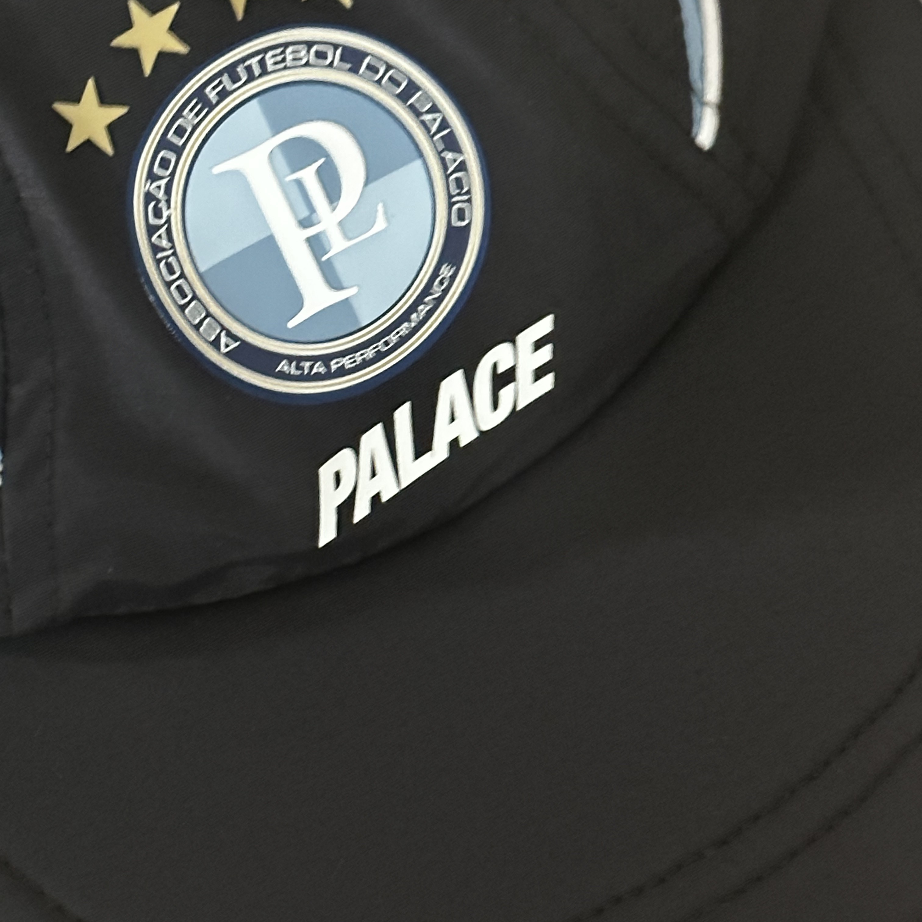 Palace Massimo Forza Shell Runner Black - 23SS 착용 스타일