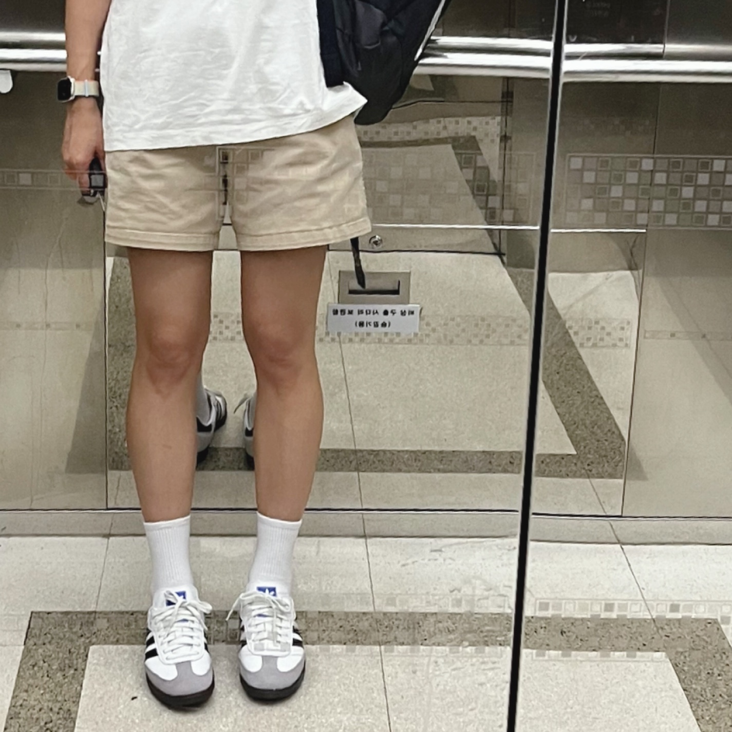 Adidas Samba OG Cloud White, Apple Watch Series 7 41mm Cellular Silver Stainless Steel Case with Sports Band Starlight (Korean Ver.) 착용 스타일