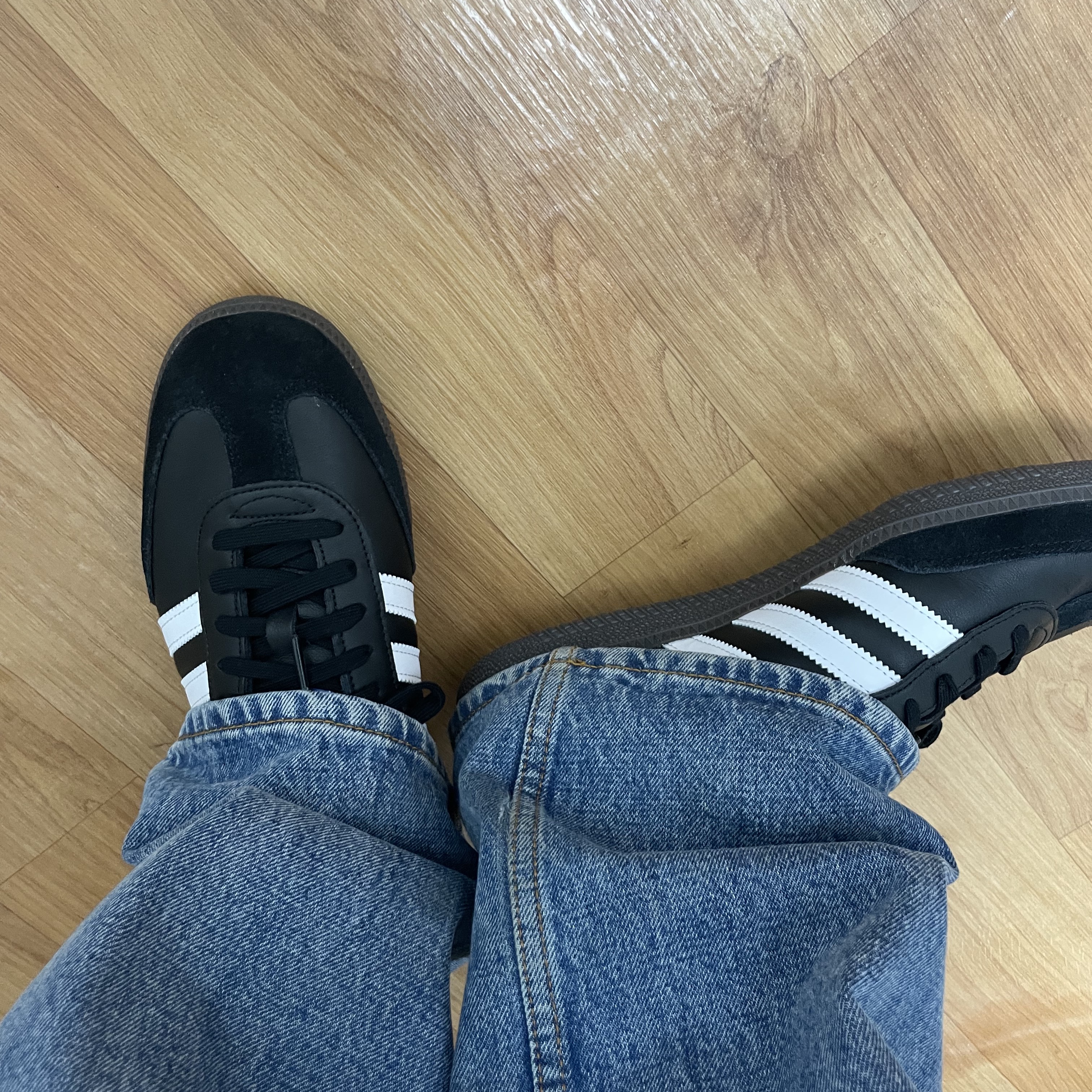 Adidas Samba OG Black White Gum 착용 스타일 - 3