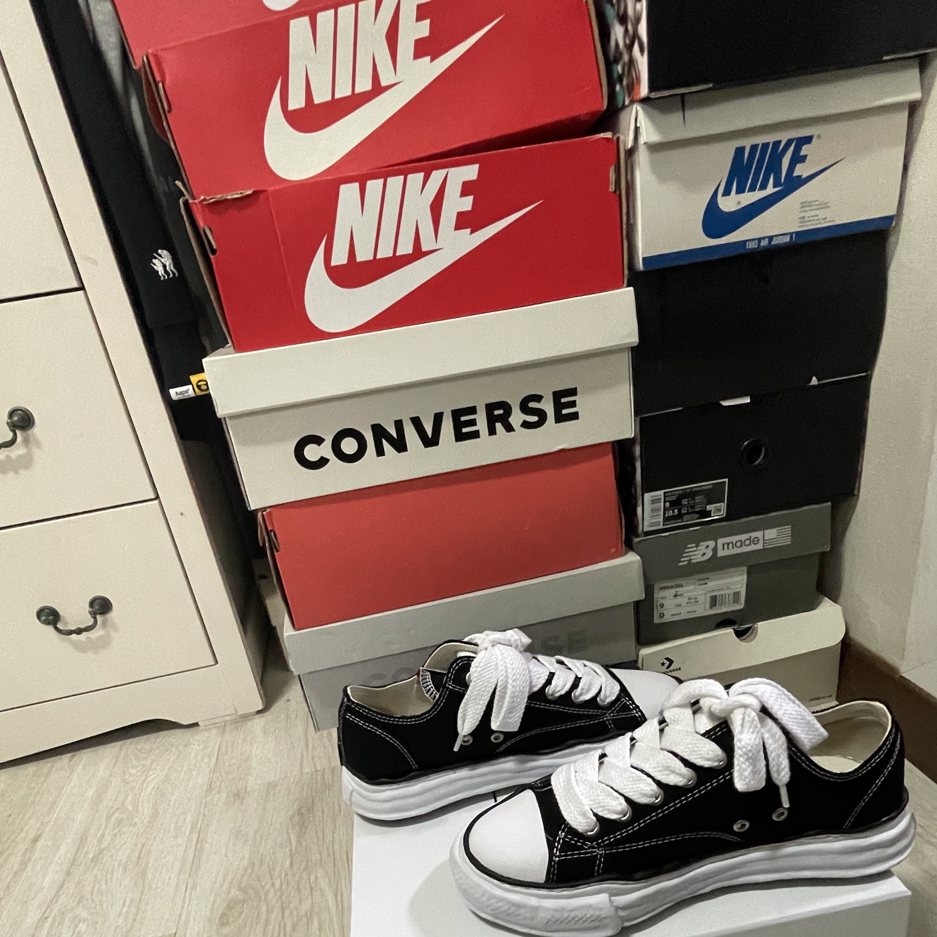 Maison Mihara Yasuhiro Peterson OG Sole Canvas Low Sneakers Black 착용 스타일