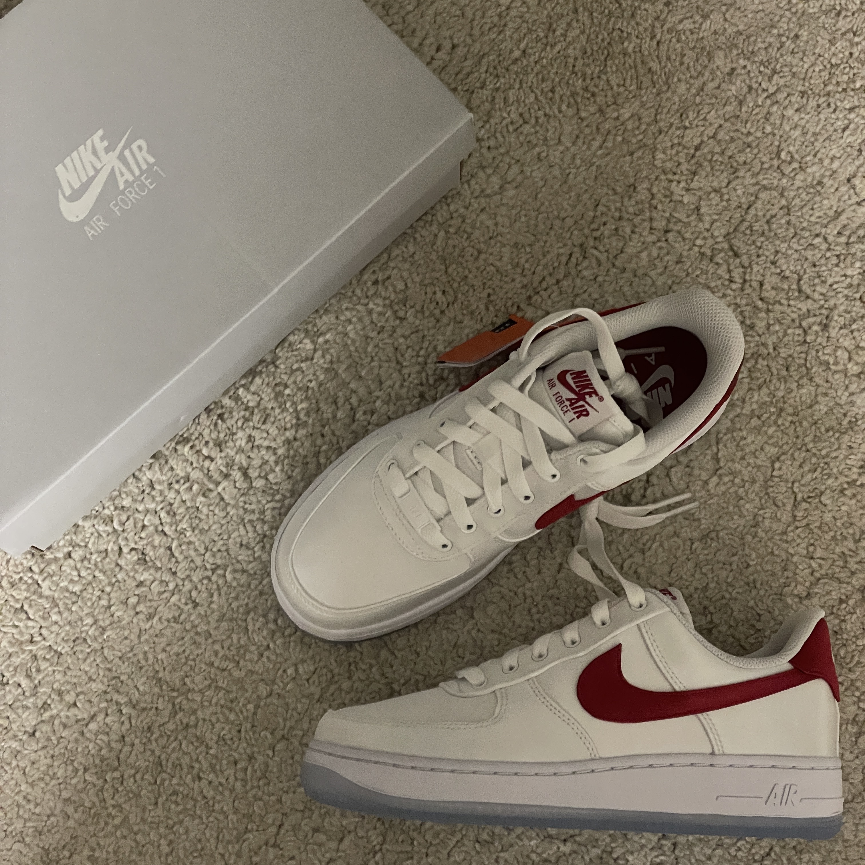 (W) Nike Air Force 1 '07 Essential White Varsity Red 착용 스타일 - 2