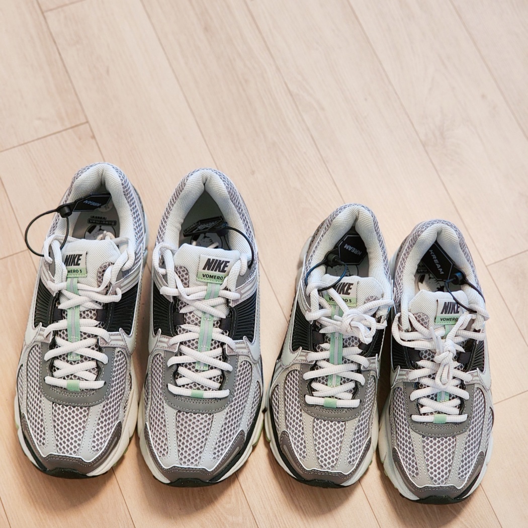 (W) Nike Zoom Vomero 5 Cobblestone and Flat Pewter 착용 스타일