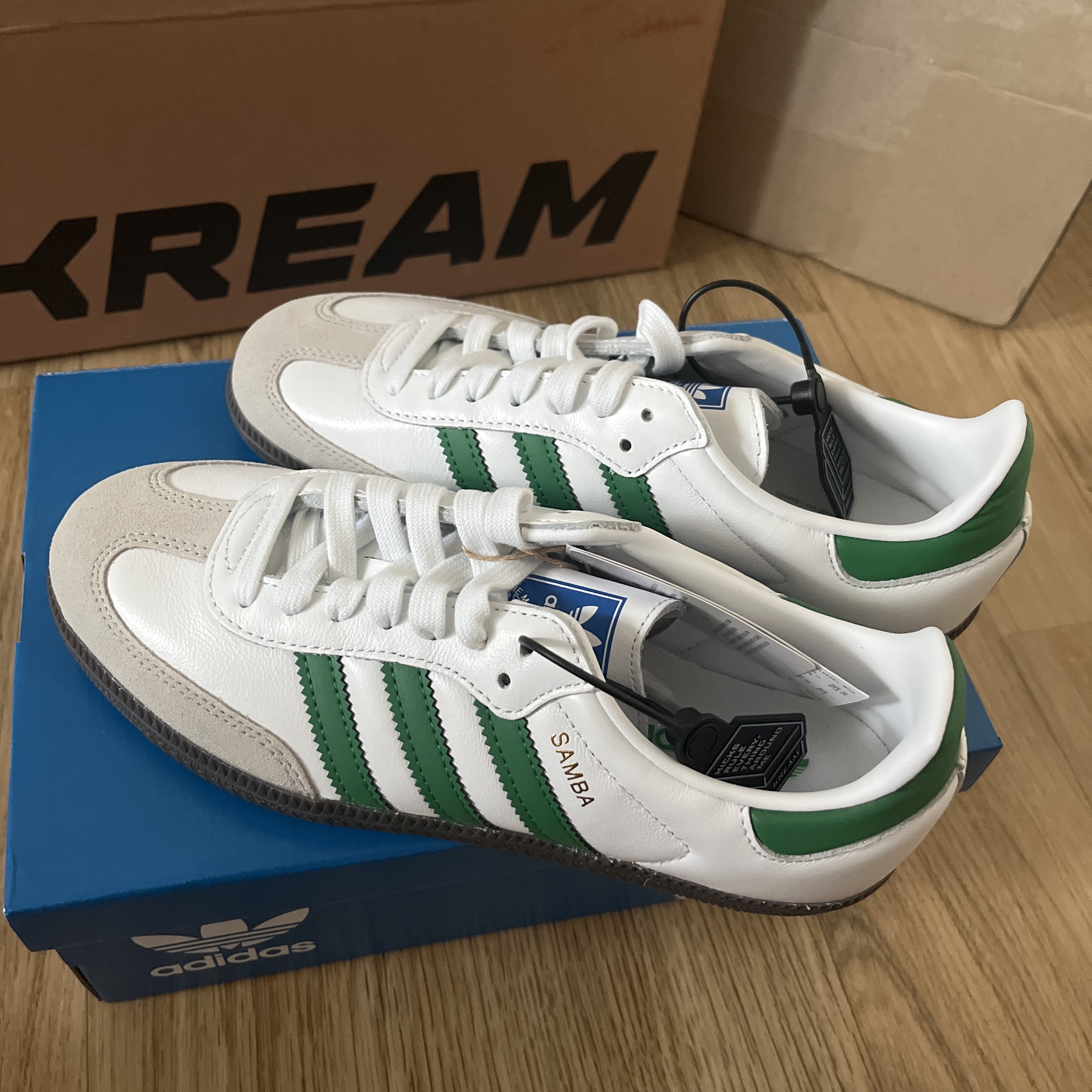 Adidas Samba OG White Green 착용 스타일
