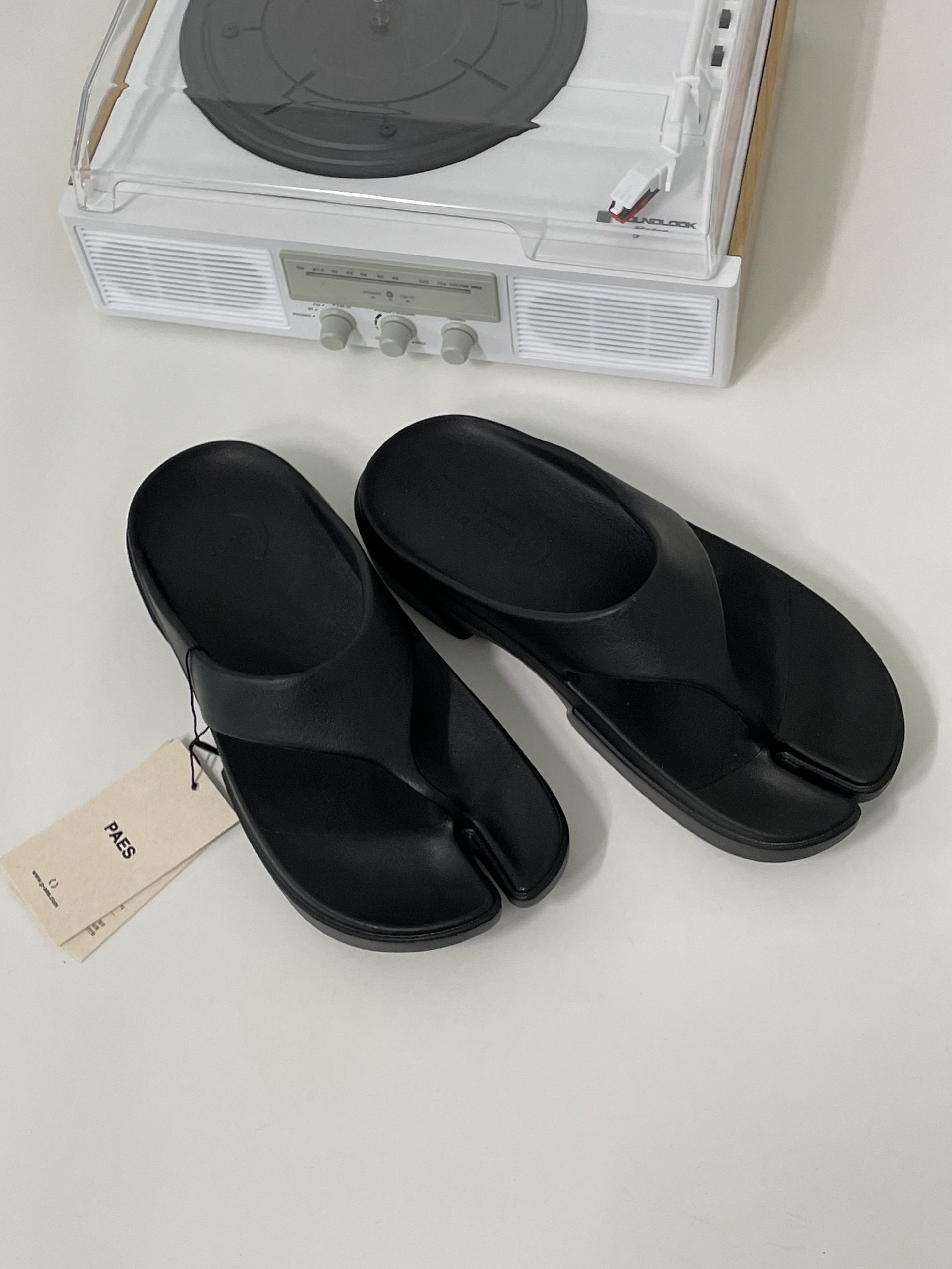 PAES Flipflop 01 Black 착용 스타일
