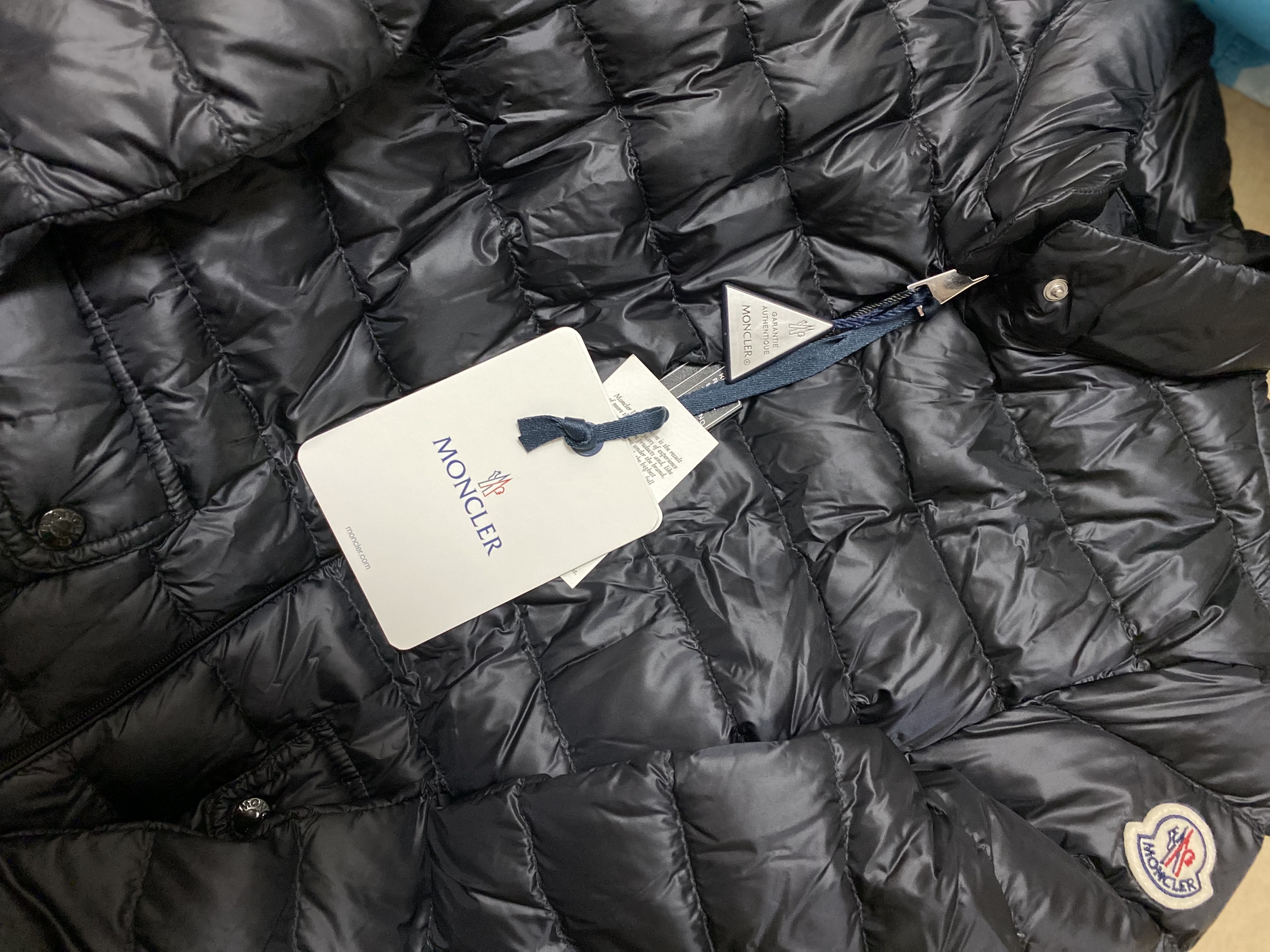 (W) Moncler Lans Short Down Jacket Black - 23SS 착용 스타일