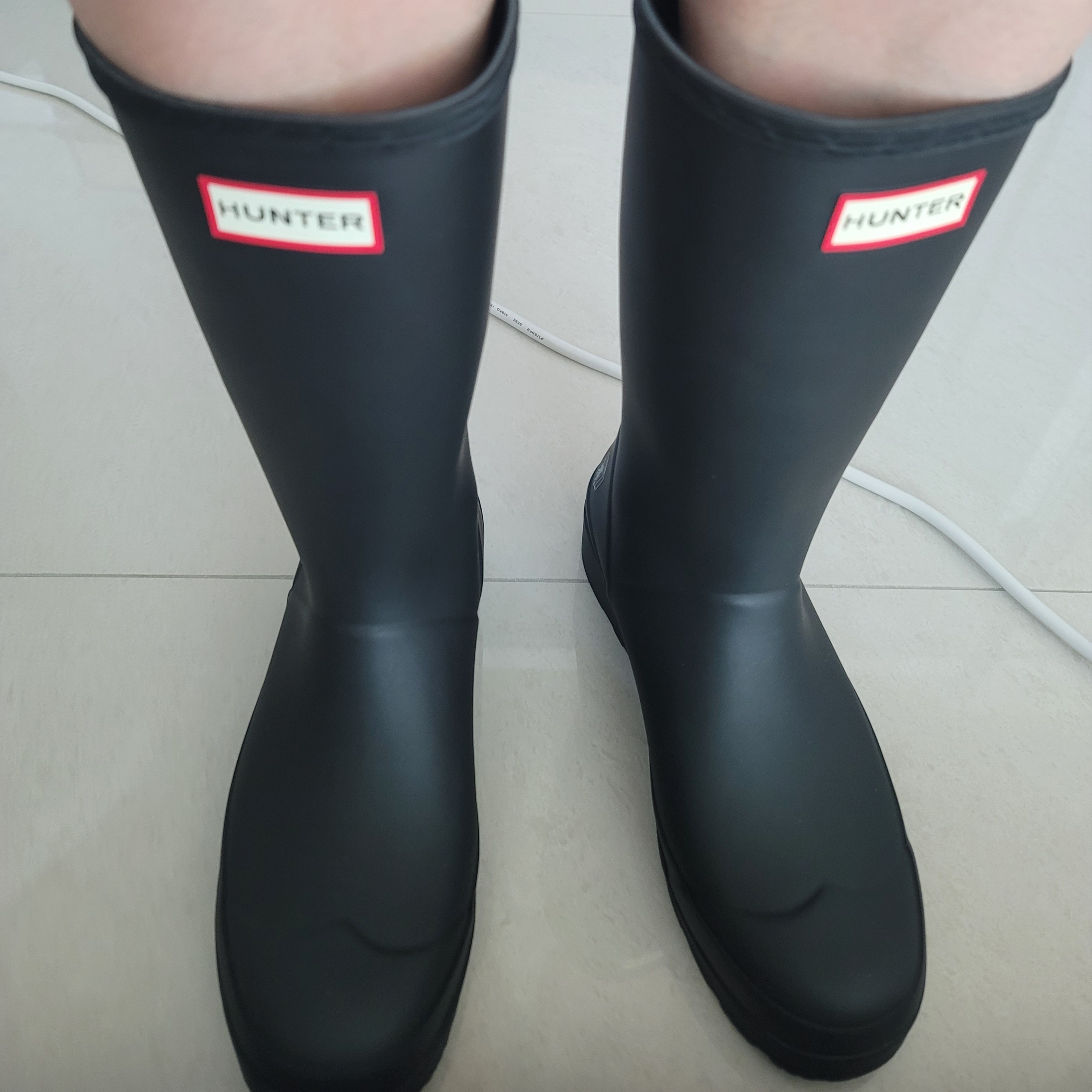 (W) Hunter Play Tall Wellington Rain Boots Black 착용 스타일