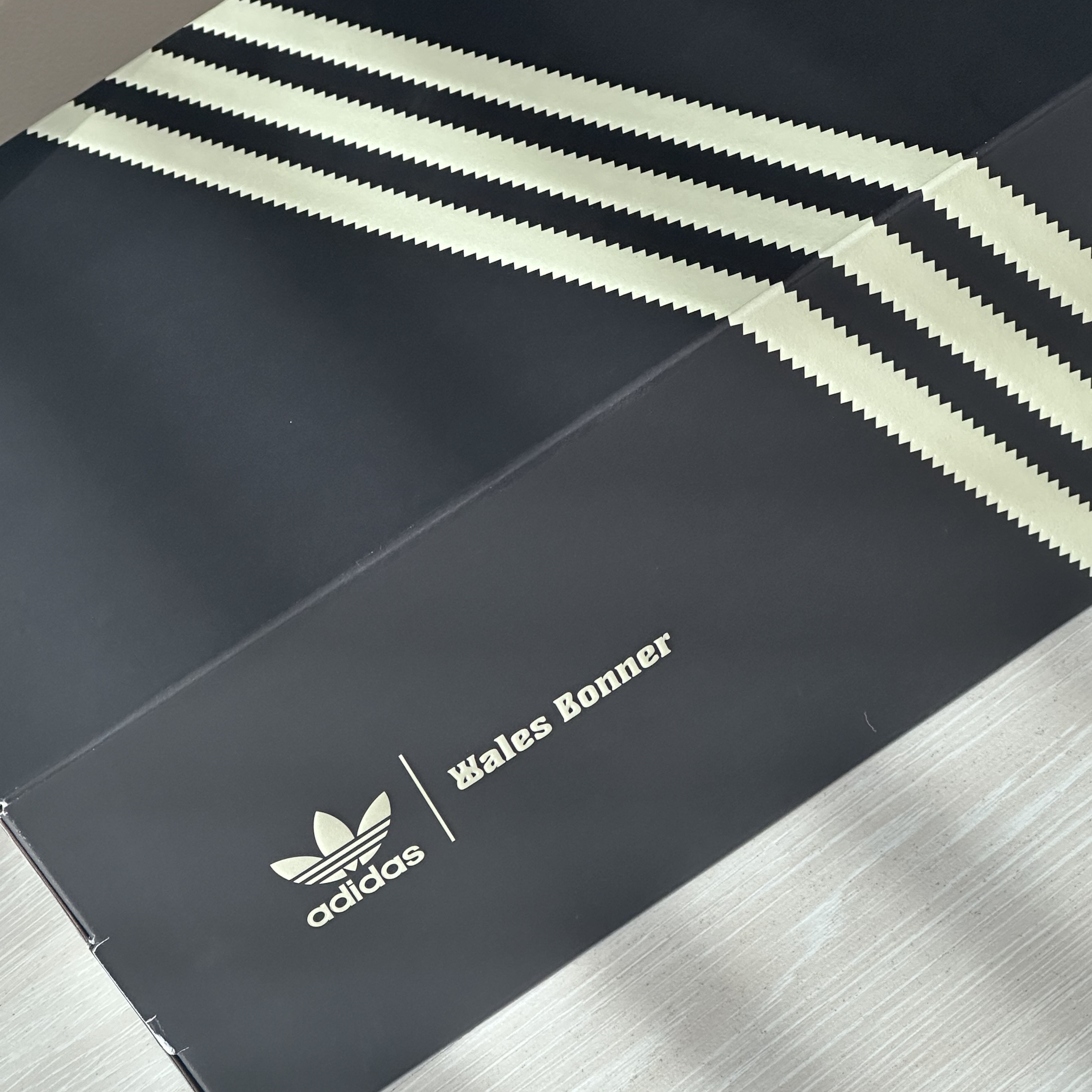 Adidas x Wales Bonner Samba Silver Metallic 착용 스타일 - 3