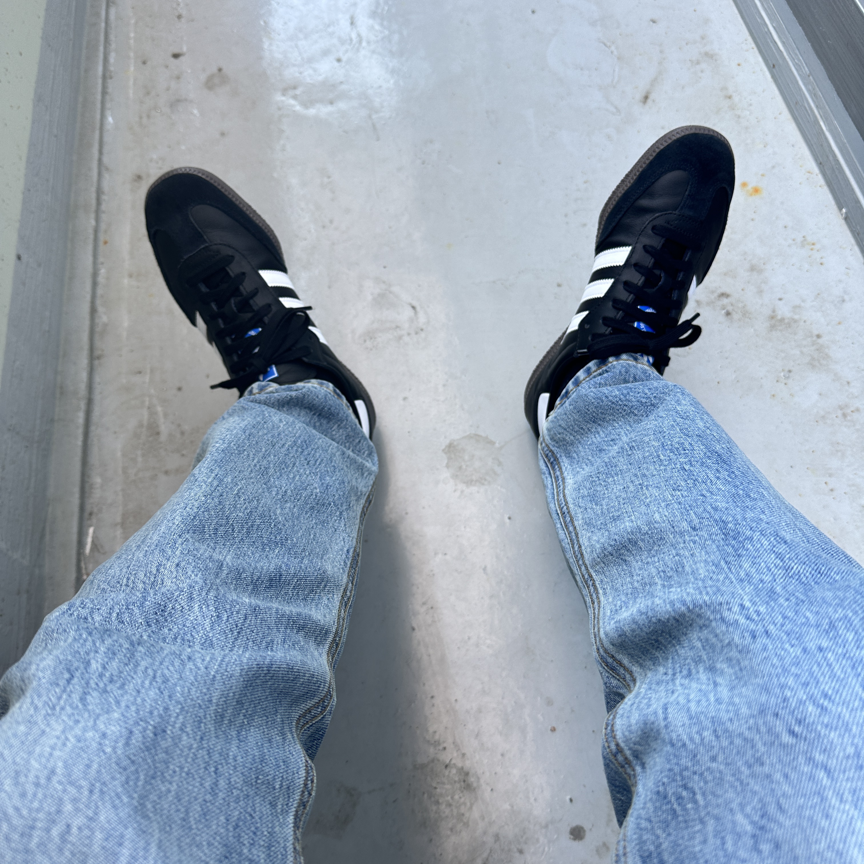 Adidas Samba OG Black White Gum 착용 스타일