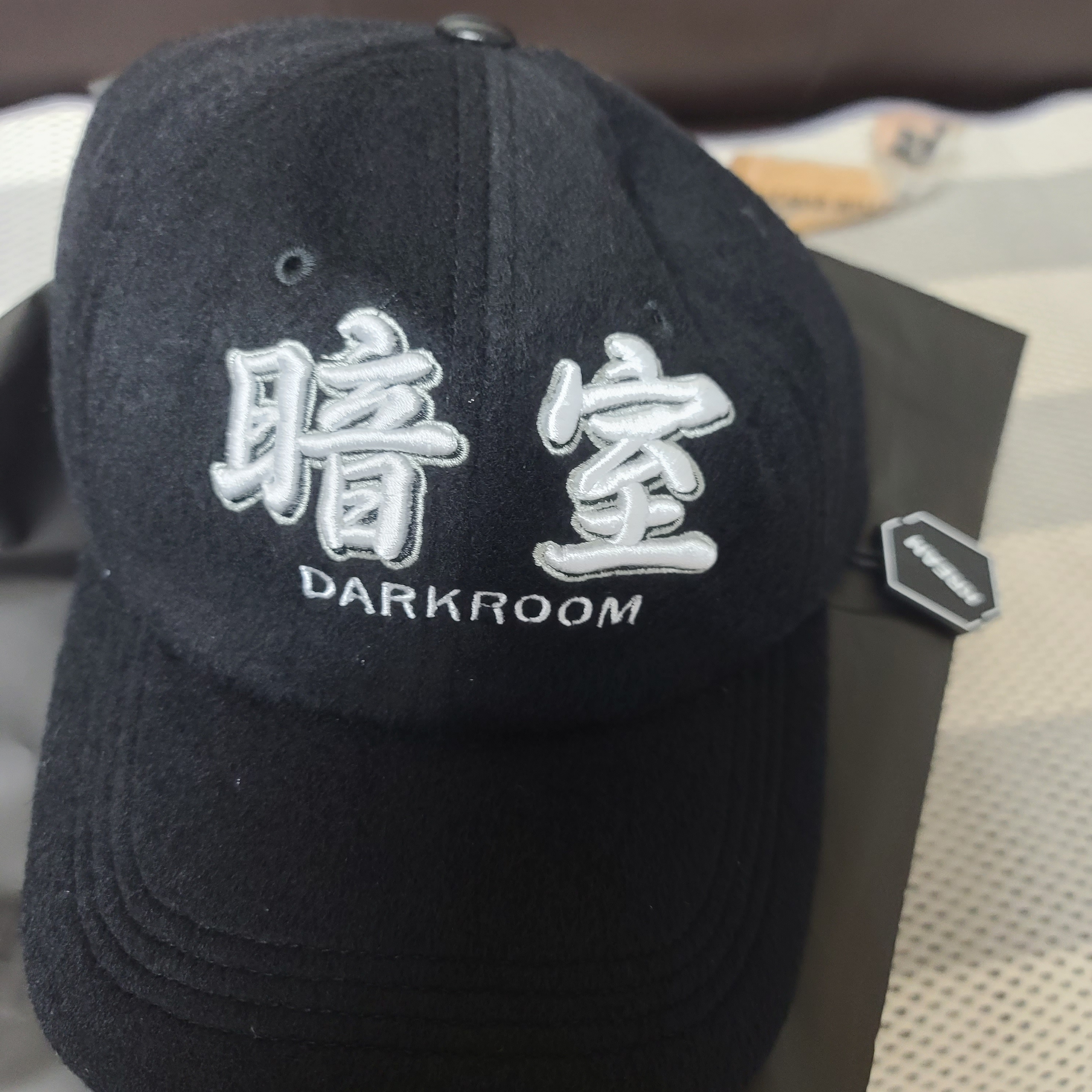 Darkr8m Studio Wool Varsity Cap 착용 스타일