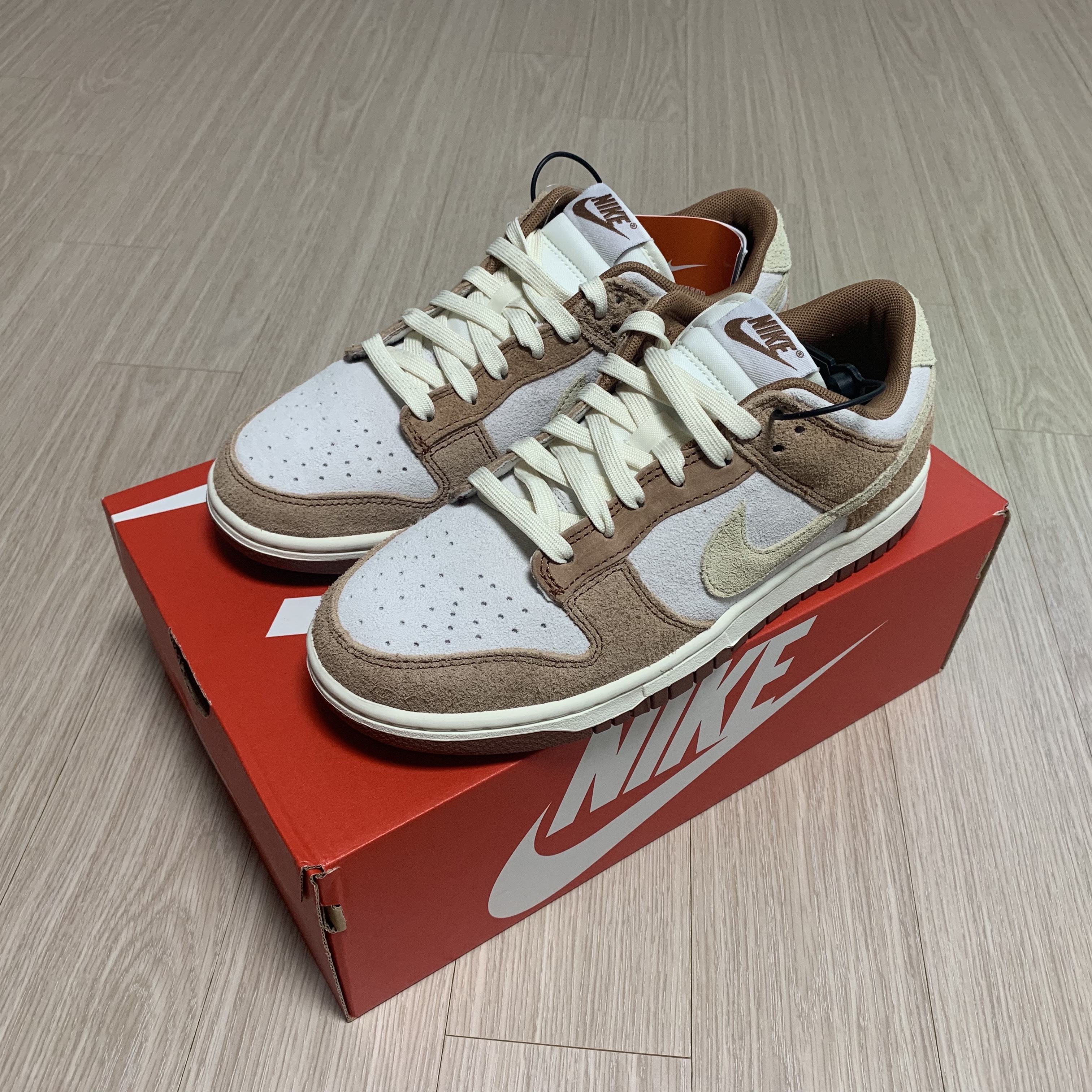 Nike Dunk Low Pro Premium Medium Curry 착용 스타일 - 1