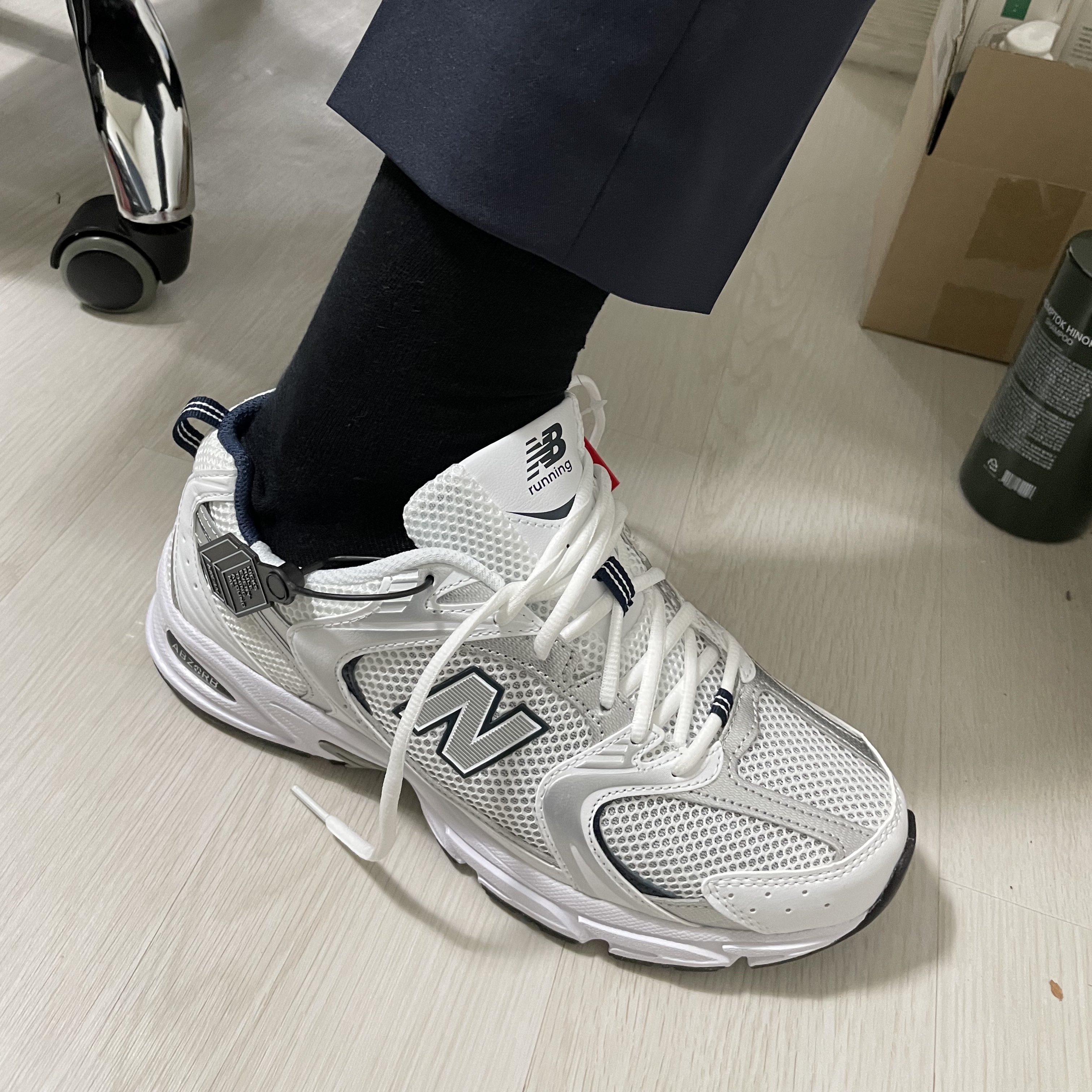 New Balance 530 White 착용 스타일