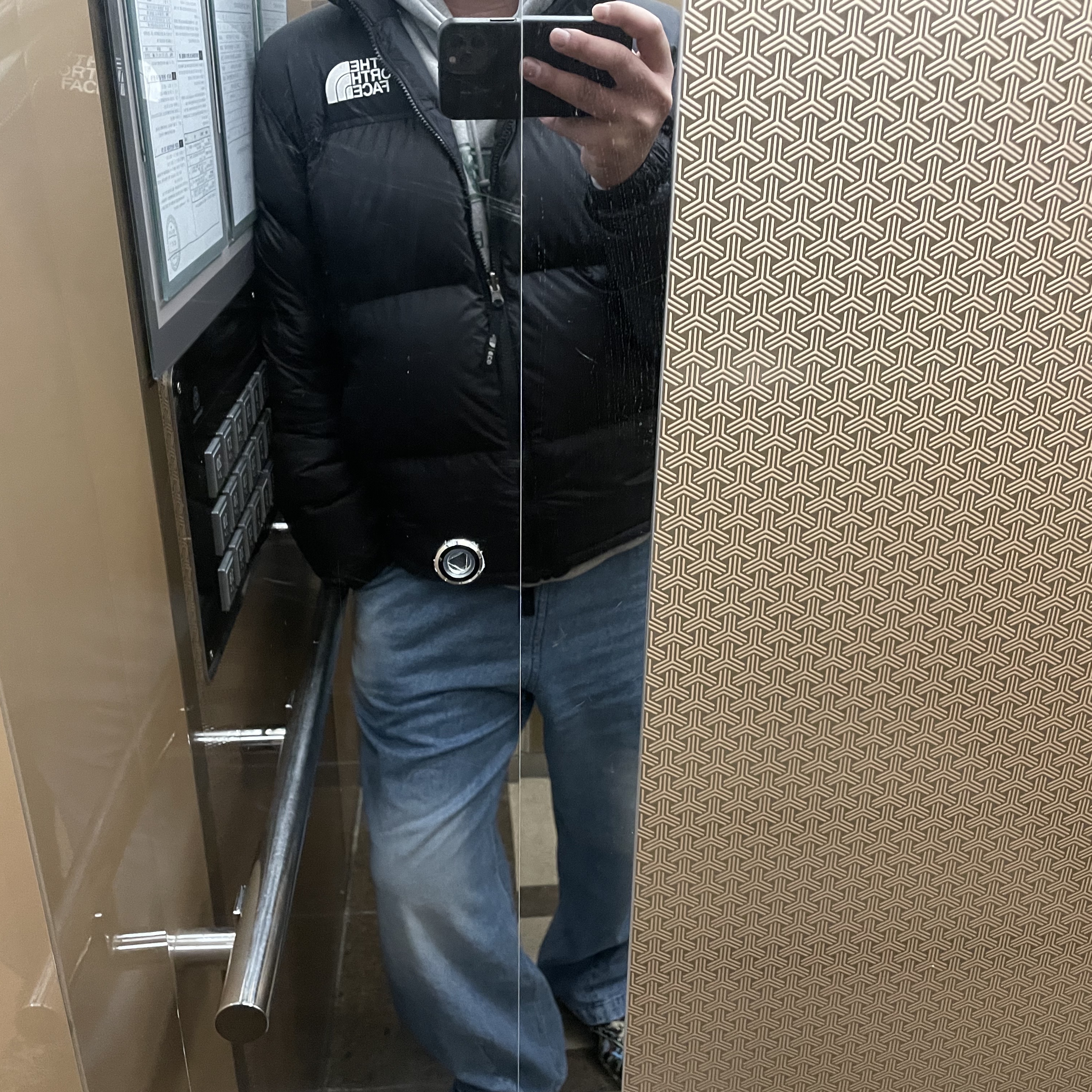 The North Face Nuptse Hybrid Down Ball Jacket Black 착용 스타일 - 3