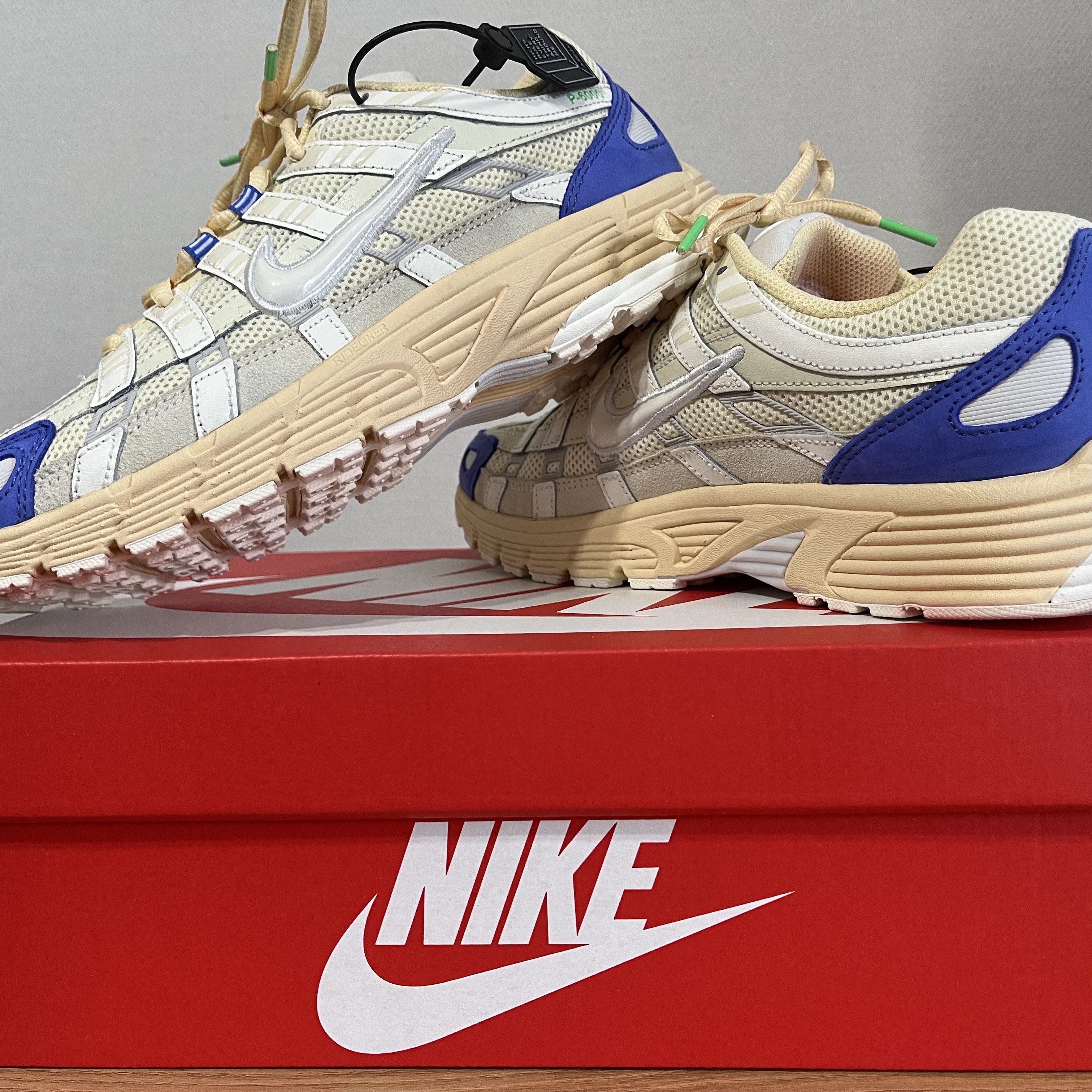 Nike P-6000 Coconut Milk Medium Blue 착용 스타일