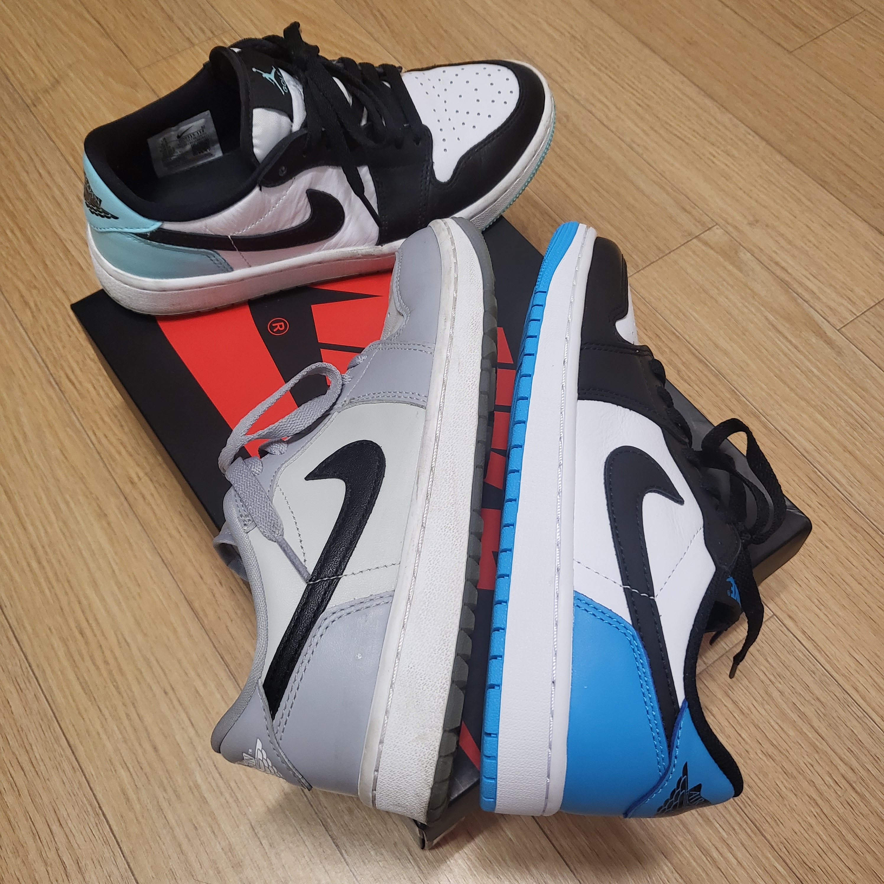 Jordan 1 Retro Low OG Black and Dark Powder Blue, Jordan 1 Low Golf Wolf Grey 착용 스타일 - 2