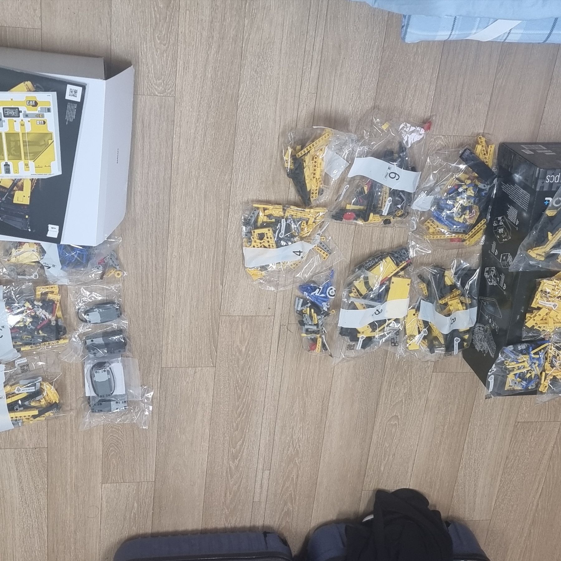 Lego Cat D11 Bulldozer (Korean Ver.) 착용 스타일 - 2