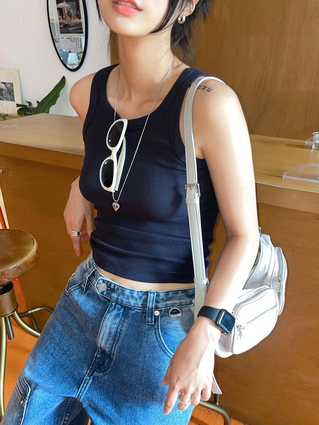 Thevinylhouse Carpenter Denim Shorts Blue, Thevinylhouse Carpenter Denim Shorts Black 착용 스타일 - 1