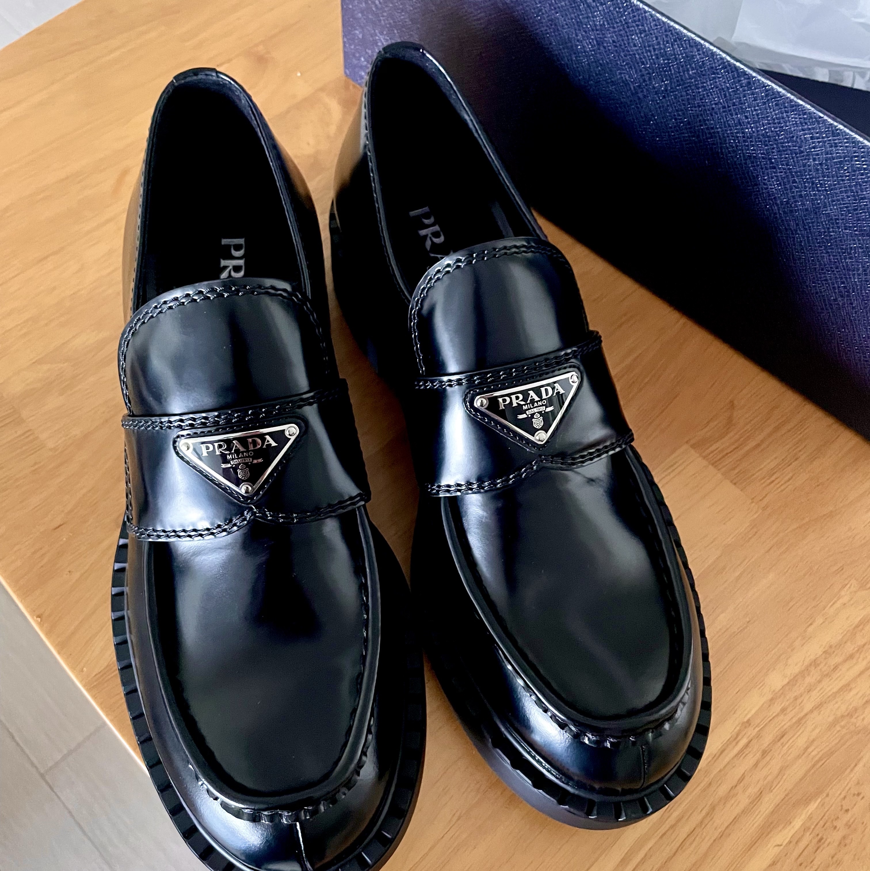 Prada Chocolate Brushed Leather Loafers Black 착용 스타일