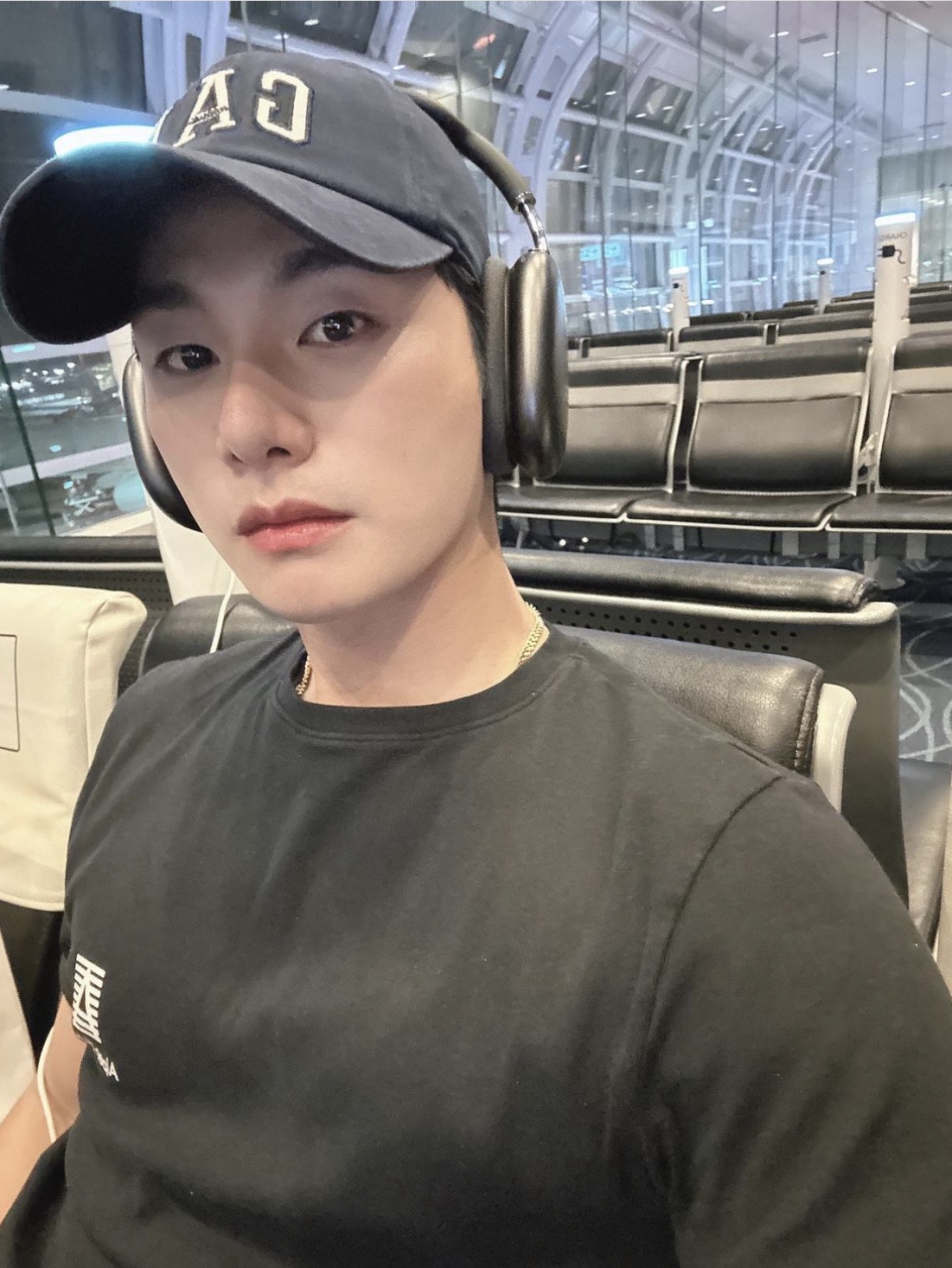 Apple AirPods Max Lightning Space Gray (Korean Ver.) 착용 스타일