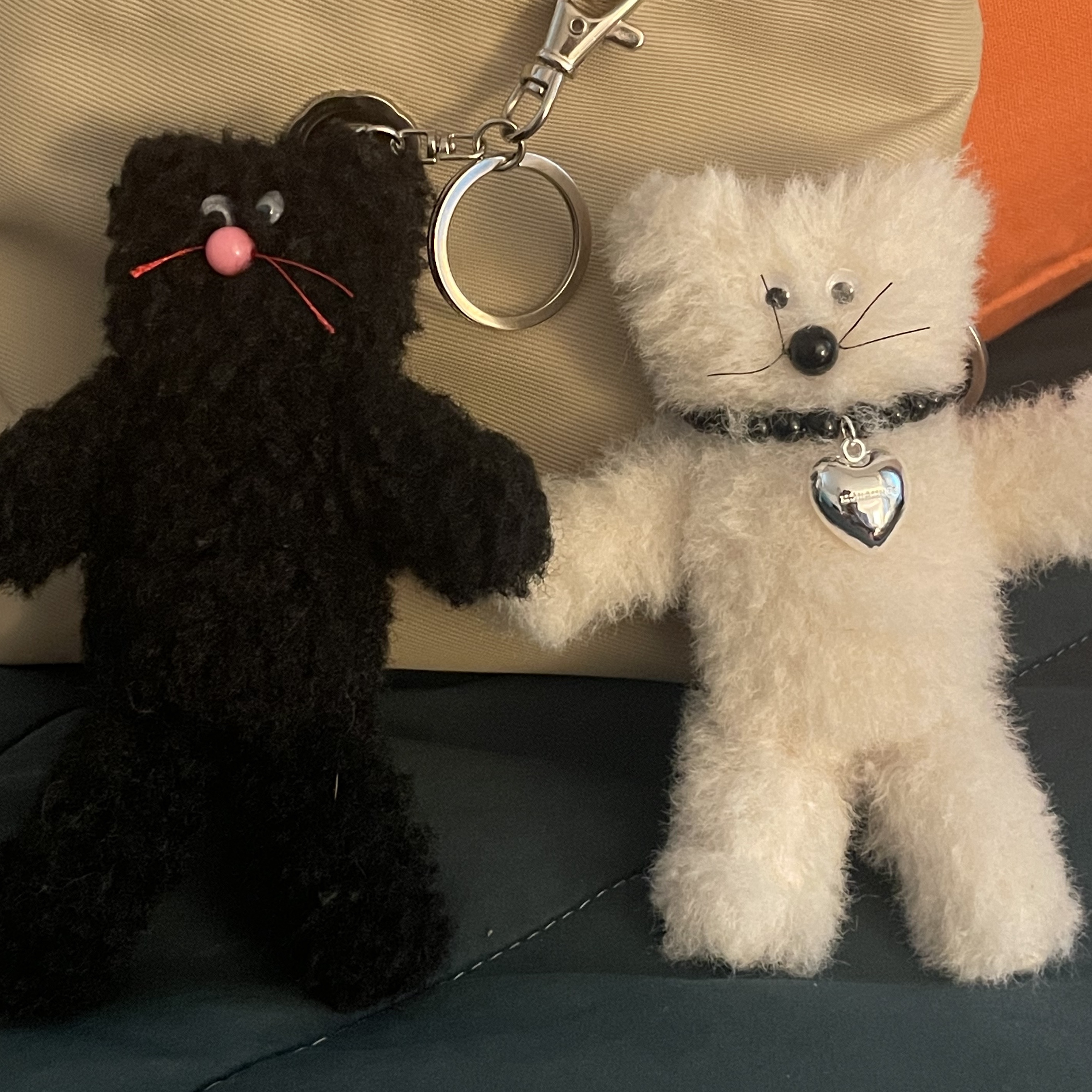[KREAM 단독] Monamhee Creami Keyring Cream 착용 스타일