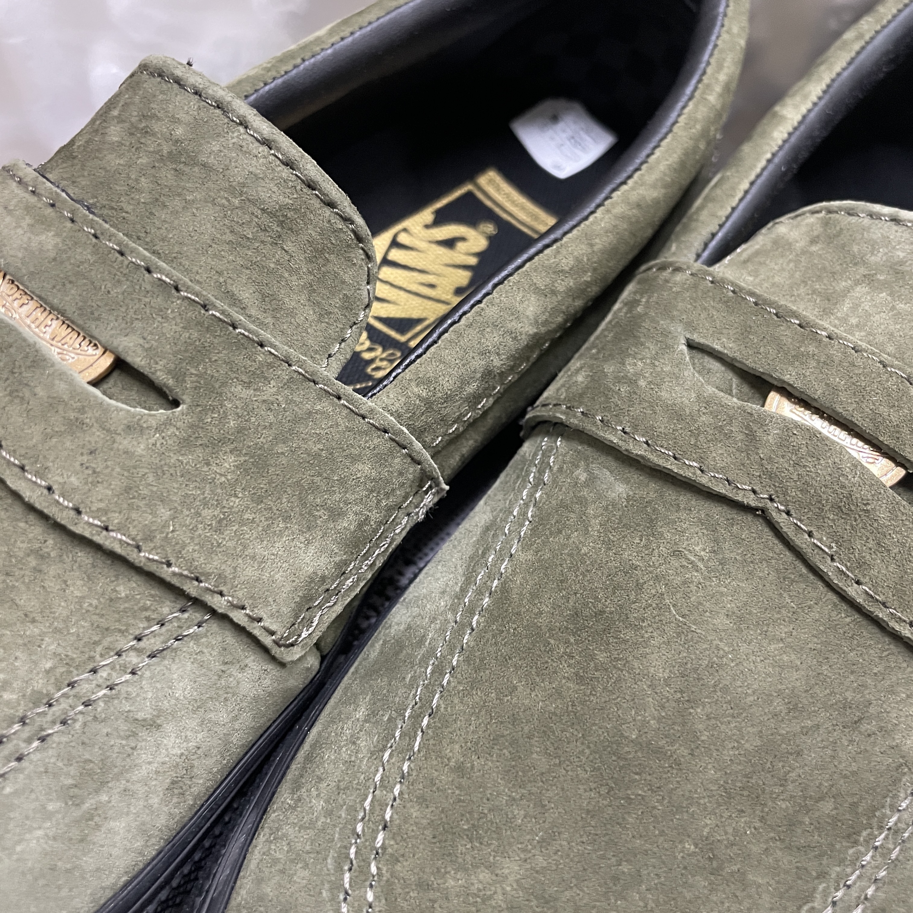 Vans x Beatrice Domond Skate Style 53 Dark Olive 착용 스타일 - 2