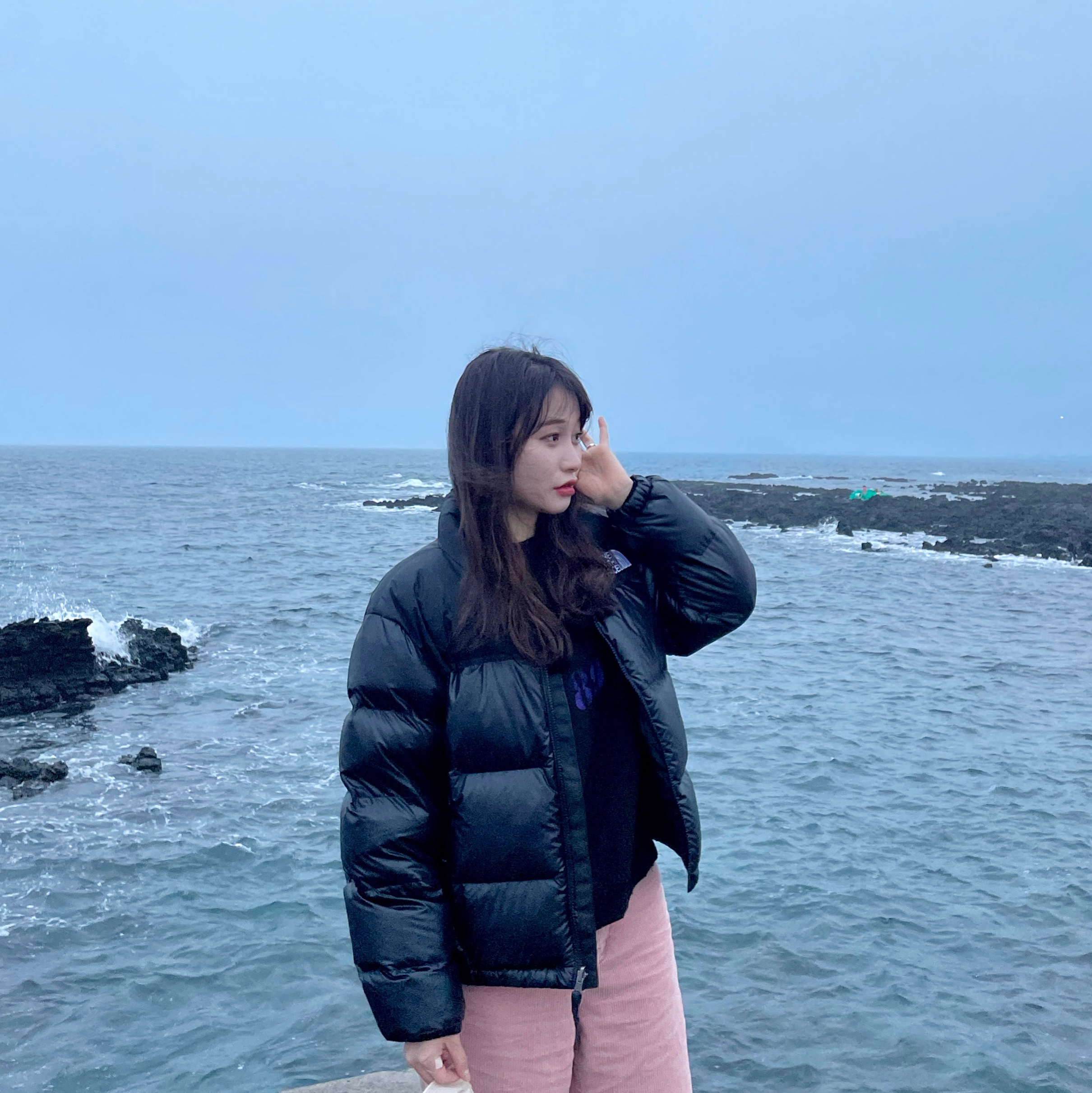 (W) The North Face Nuptse Hybrid Down Ball Jacket Black 착용 스타일