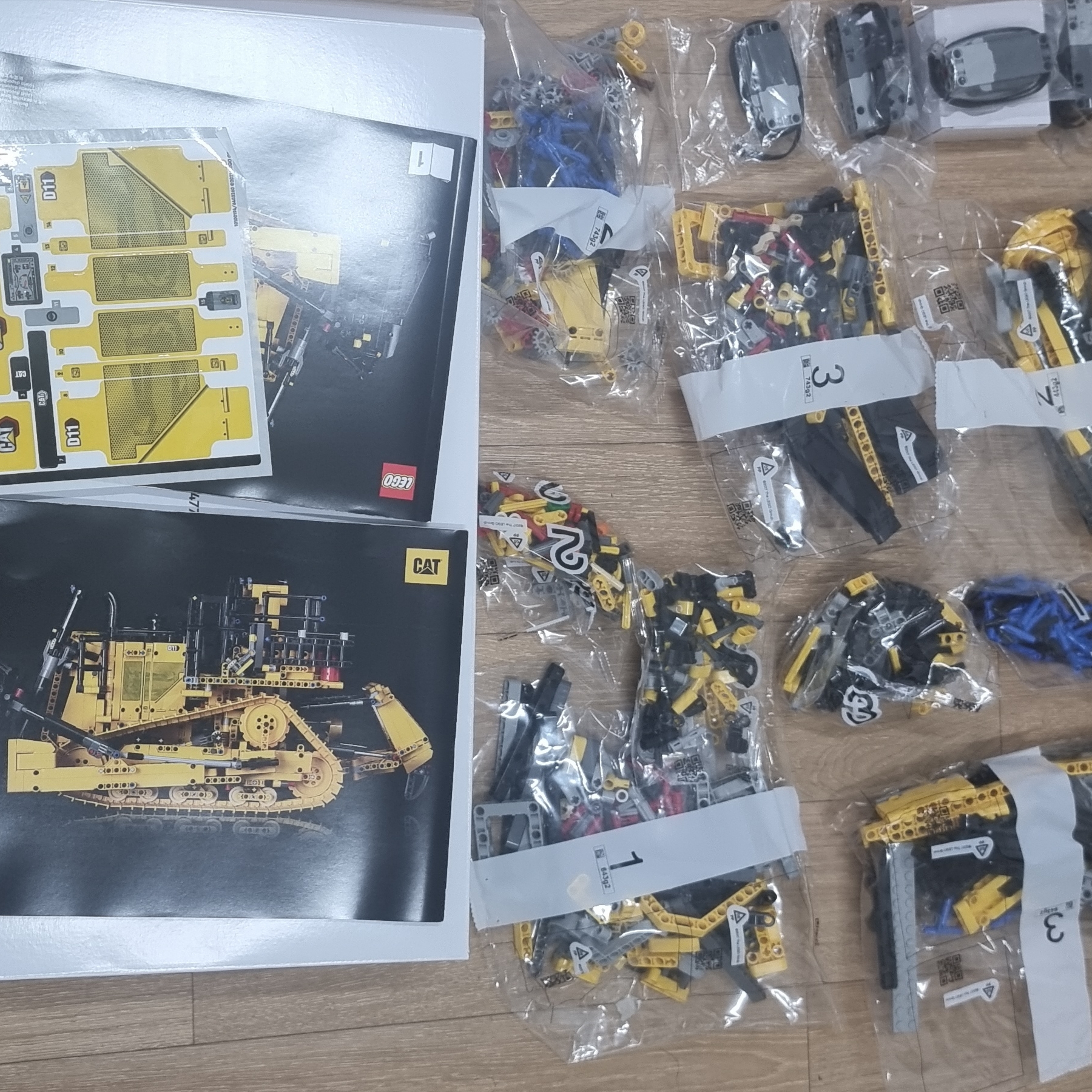 Lego Cat D11 Bulldozer (Korean Ver.) 착용 스타일 - 3