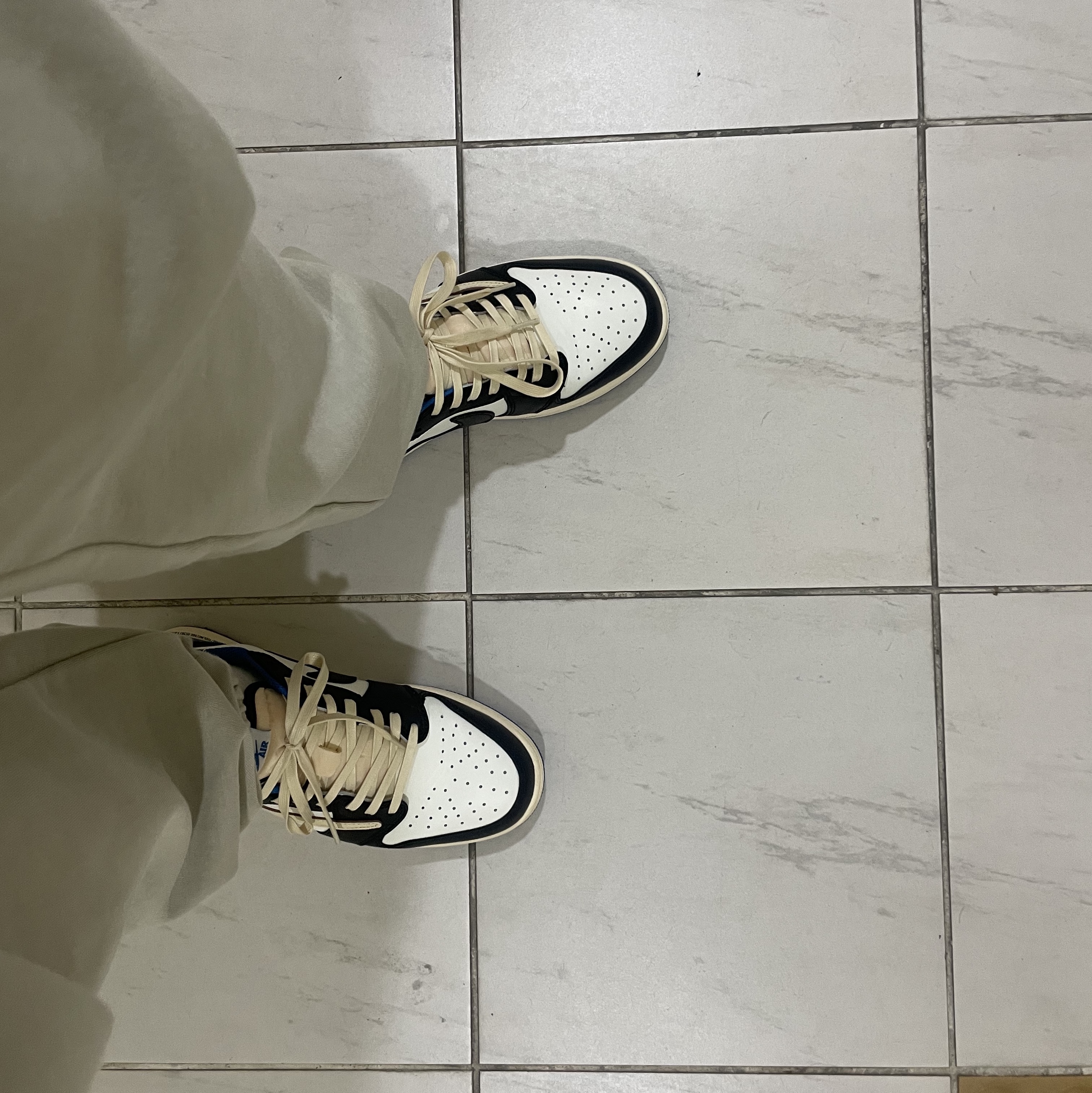 Jordan 1 x Travis Scott x Fragment Retro Low OG SP Military Blue 착용 스타일