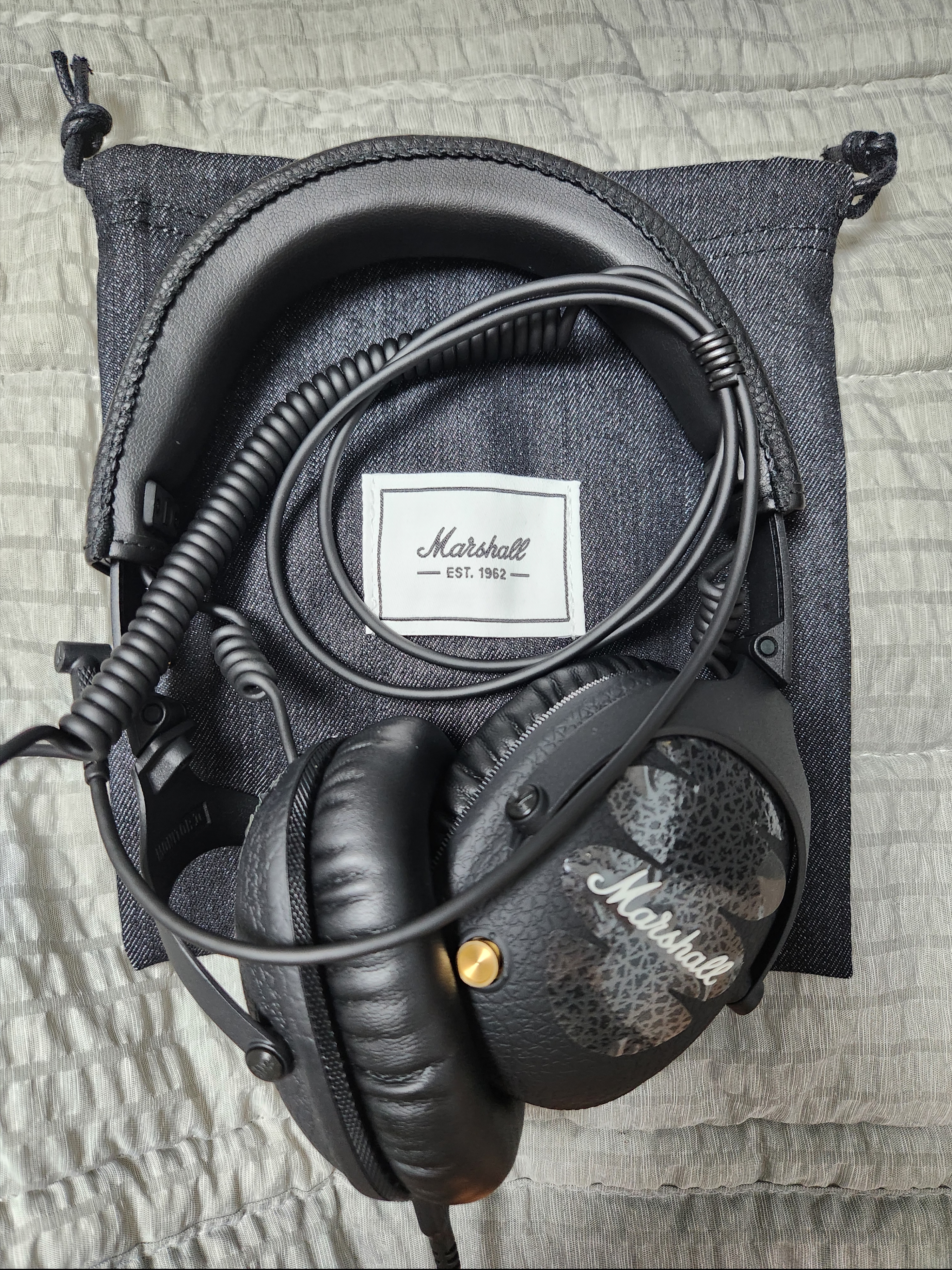 Marshall Monitor II A.N.C Black (Korean Ver.) 착용 스타일