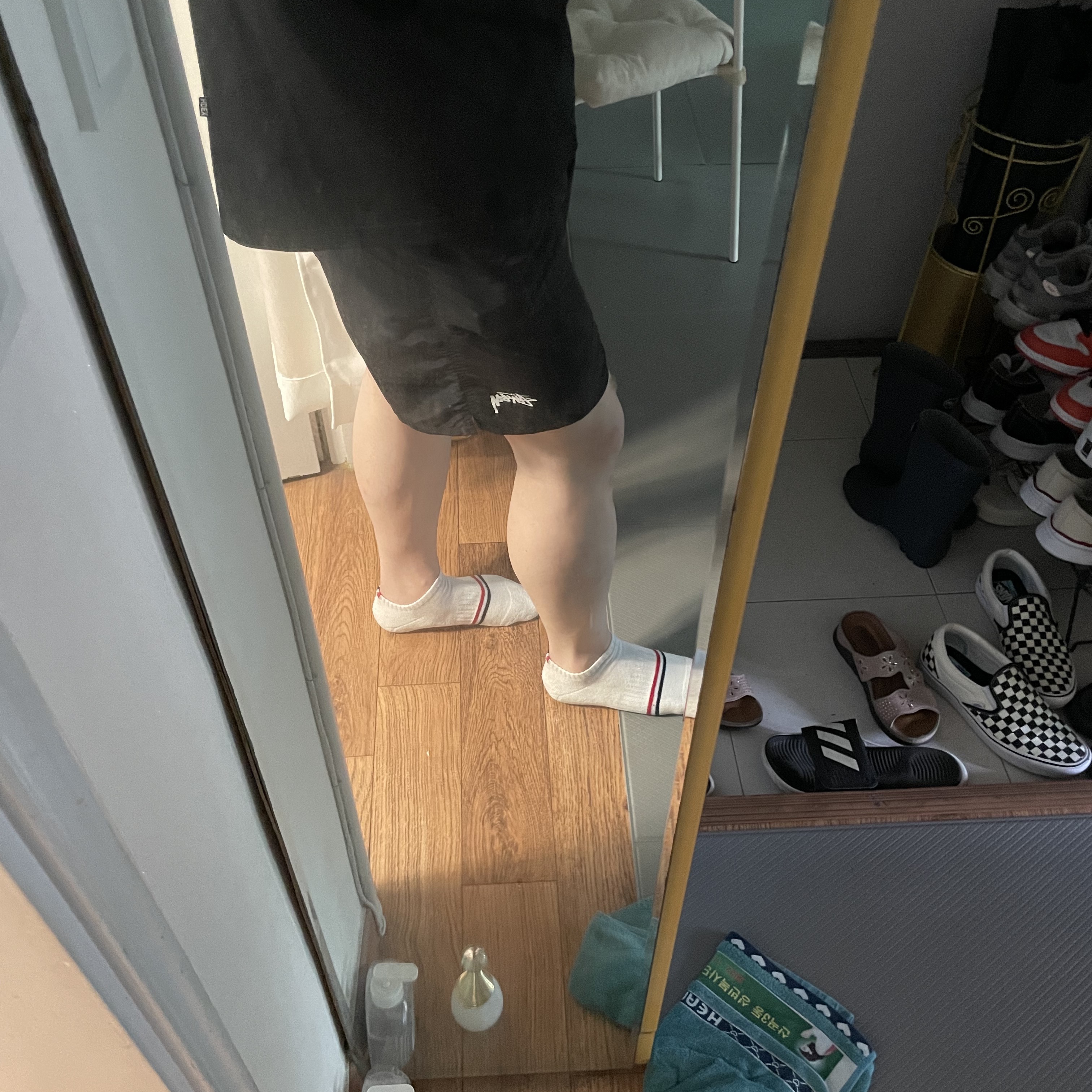 Stussy Stock Water Shorts Black 착용 스타일