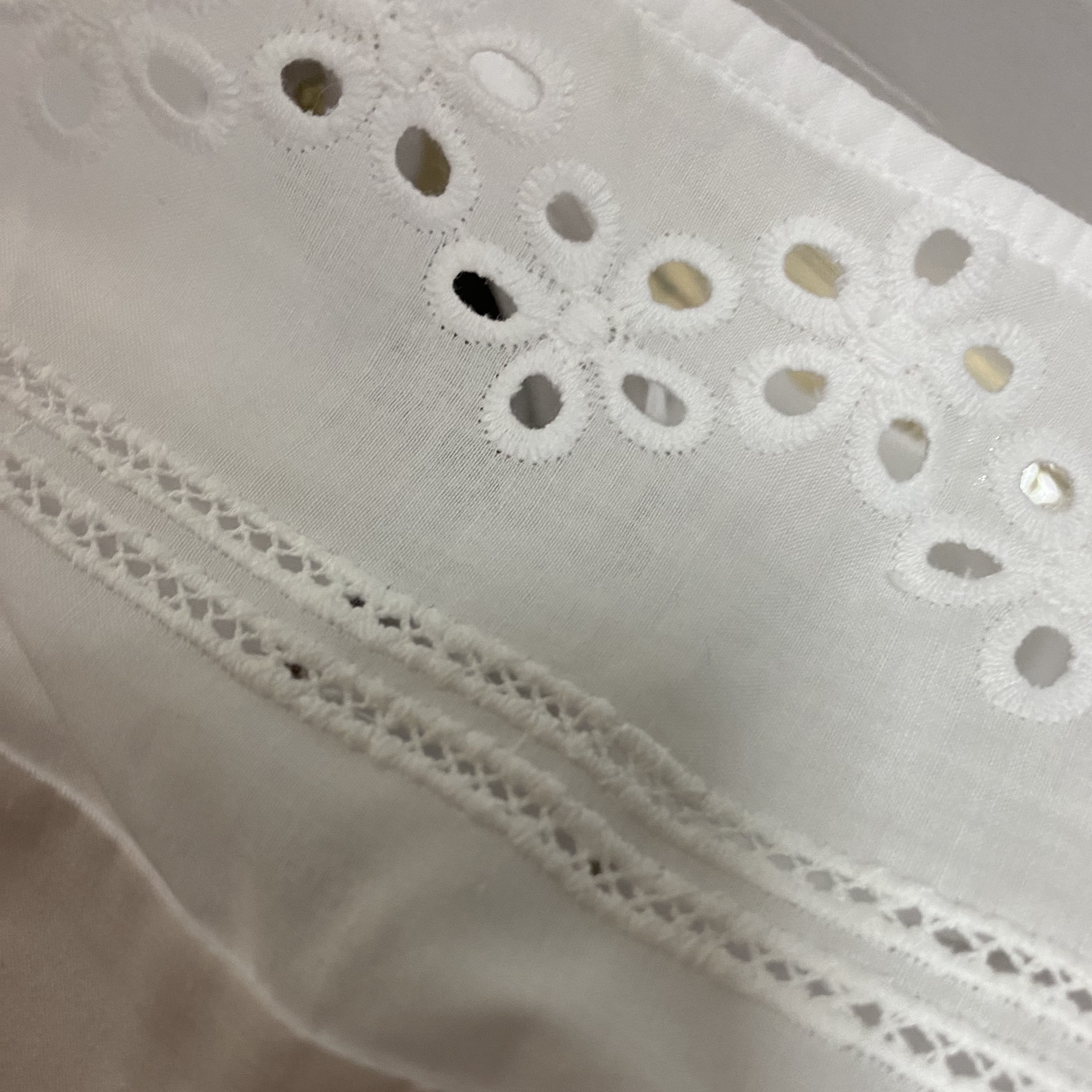 [KREAM 단독] STU Women Lace Bustier White 착용 스타일 - 2