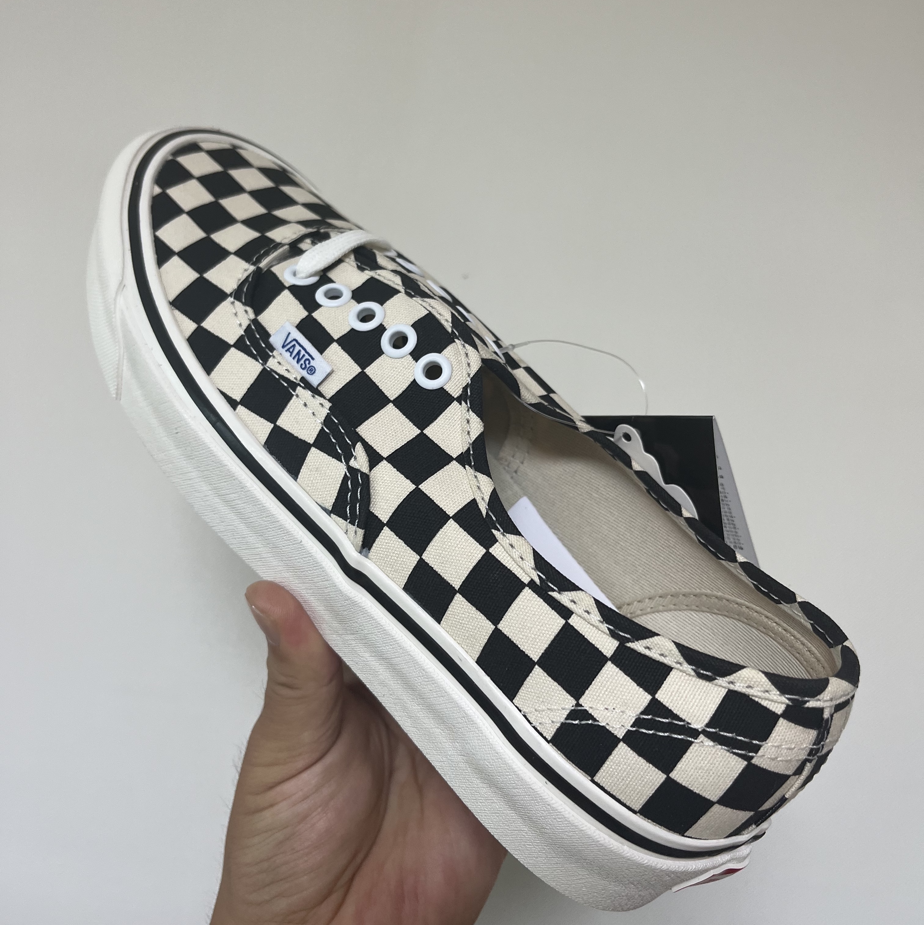 Vans Authentic 44 DX Anaheim Factory Black 착용 스타일 - 2